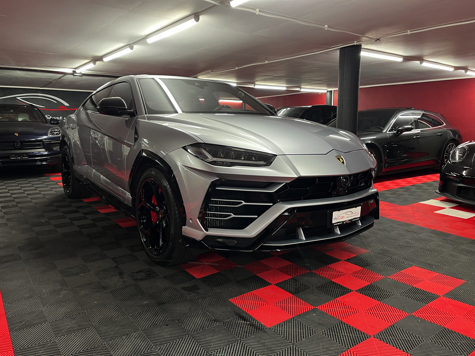 LAMBORGHINI Urus E-Gear