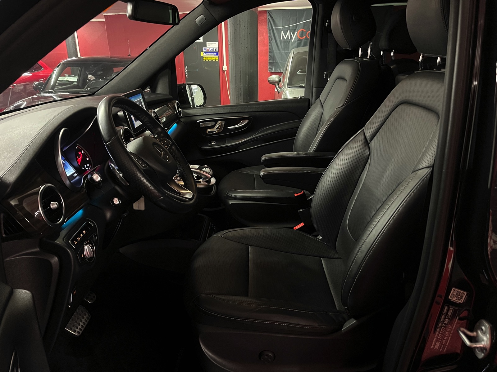 
								MERCEDES-BENZ V 250 d Avantgarde lang 4Matic 7G-Tronic en plein écran									