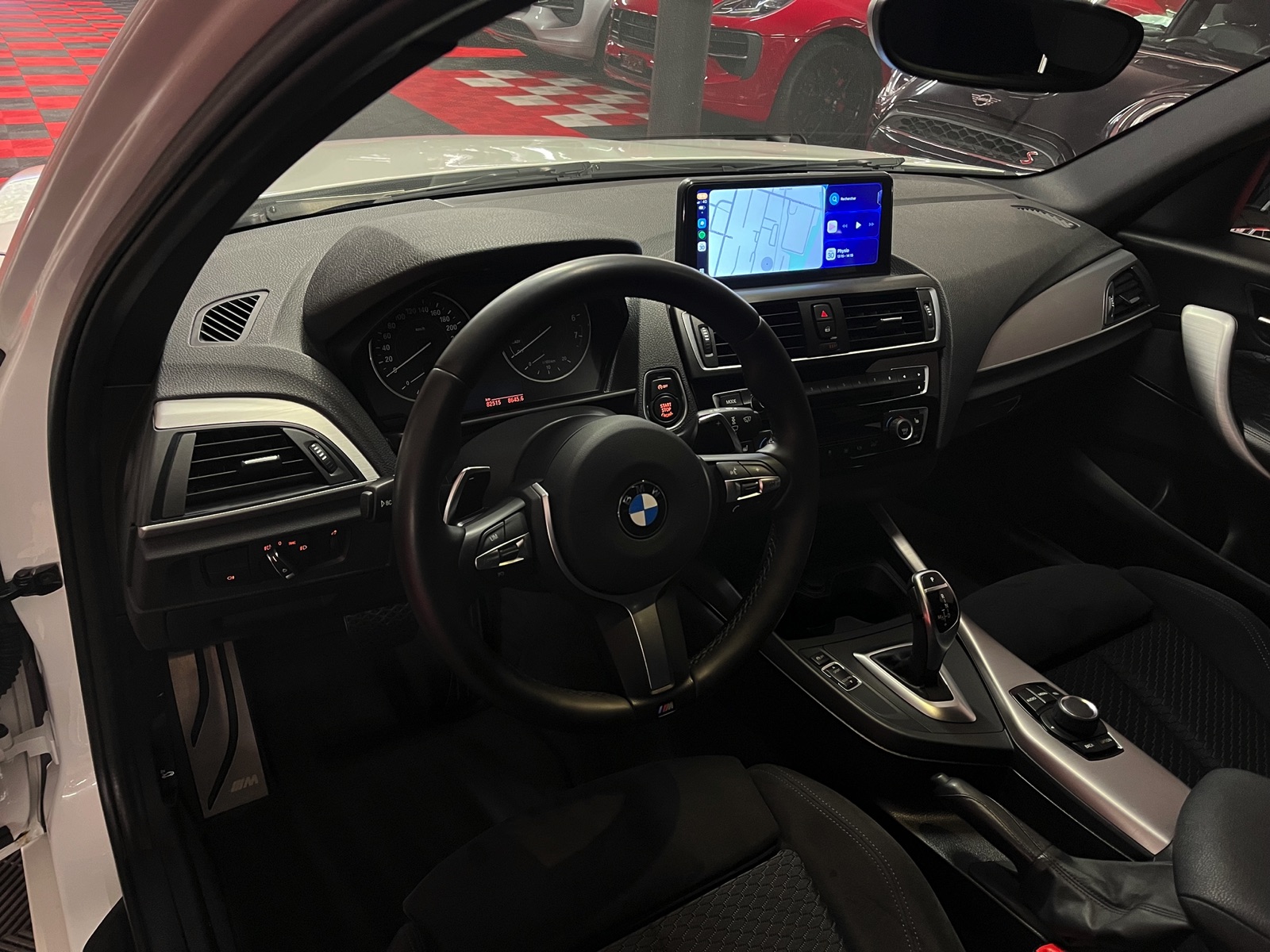 
								BMW M140i xDrive Steptronic en plein écran									