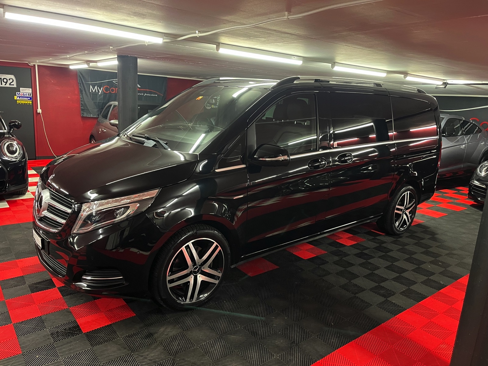 
								MERCEDES-BENZ V 250 d Avantgarde lang 4Matic 7G-Tronic en plein écran									