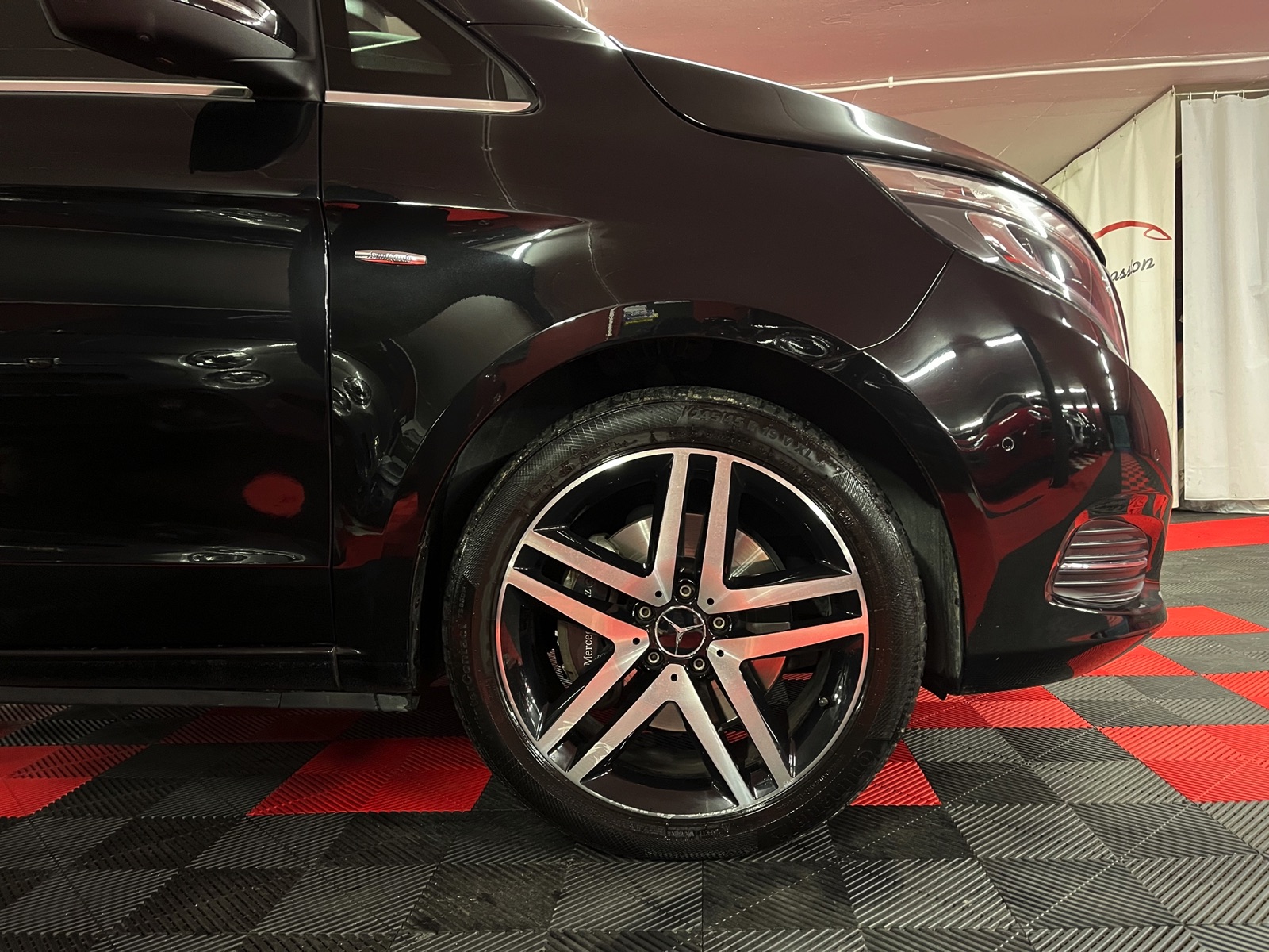 
								MERCEDES-BENZ V 250 d Avantgarde lang 4Matic 7G-Tronic en plein écran									