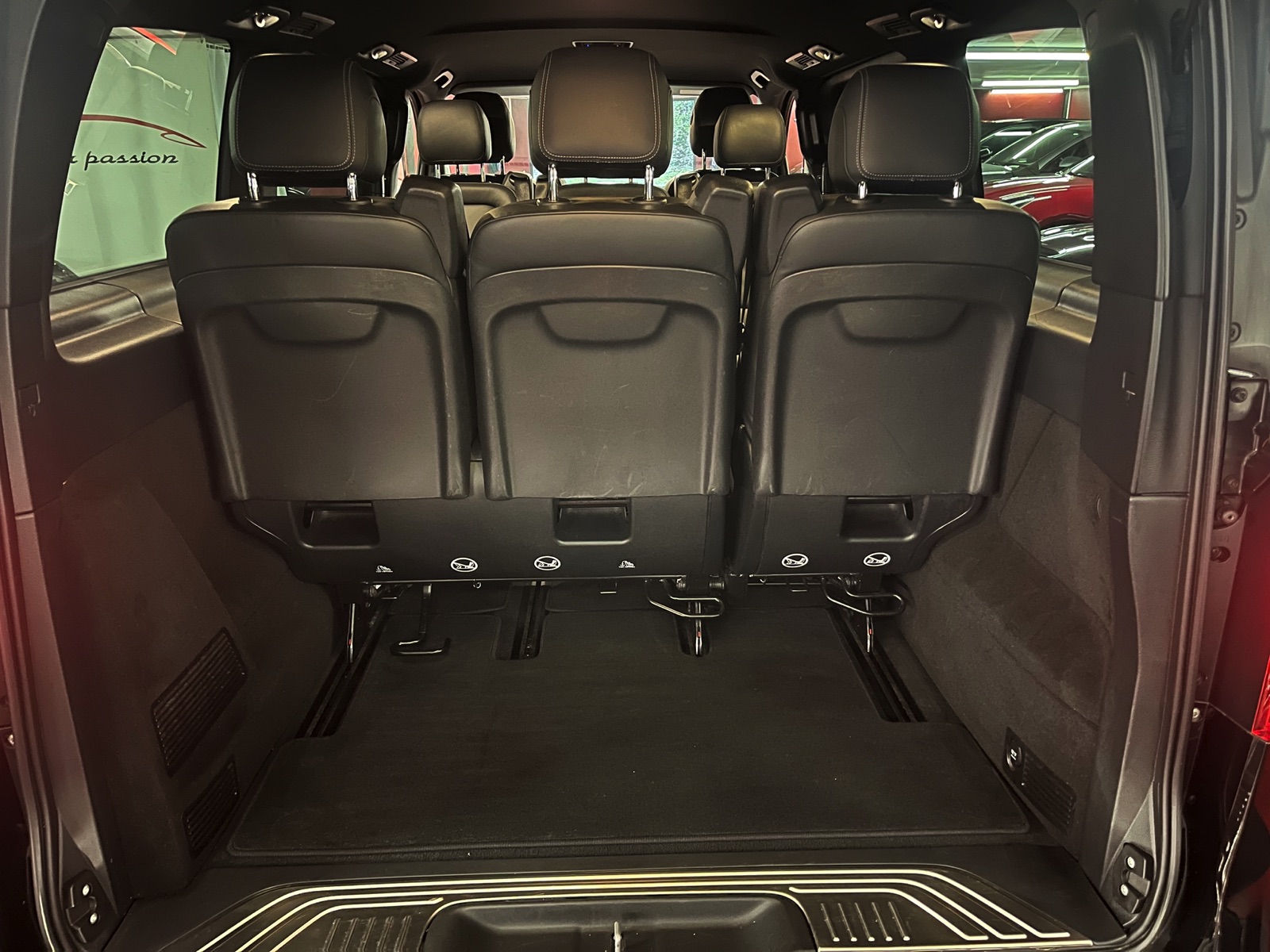 
								MERCEDES-BENZ V 250 d Avantgarde lang 4Matic 7G-Tronic en plein écran									