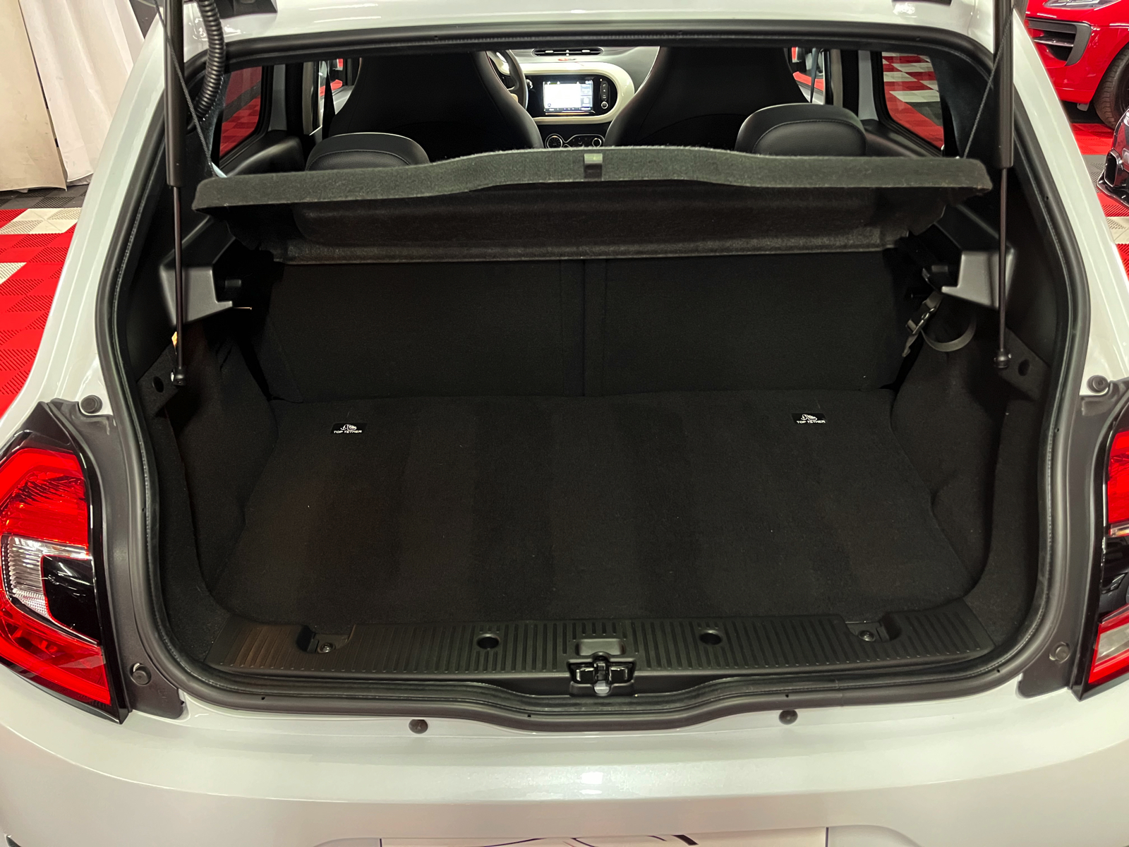 
								RENAULT Twingo Electric Vibes en plein écran									