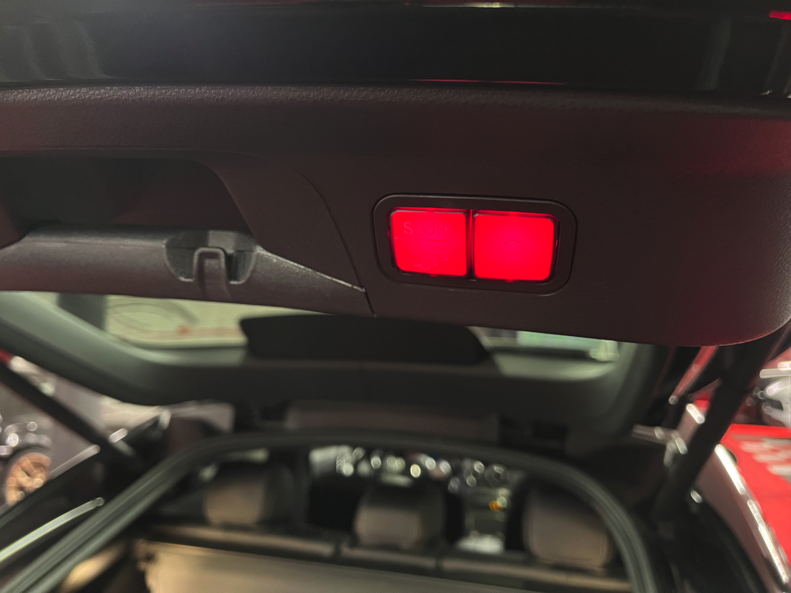 
								MERCEDES-BENZ GLC Coupé 200 AMG Line 4Matic 9G-Tronic en plein écran									