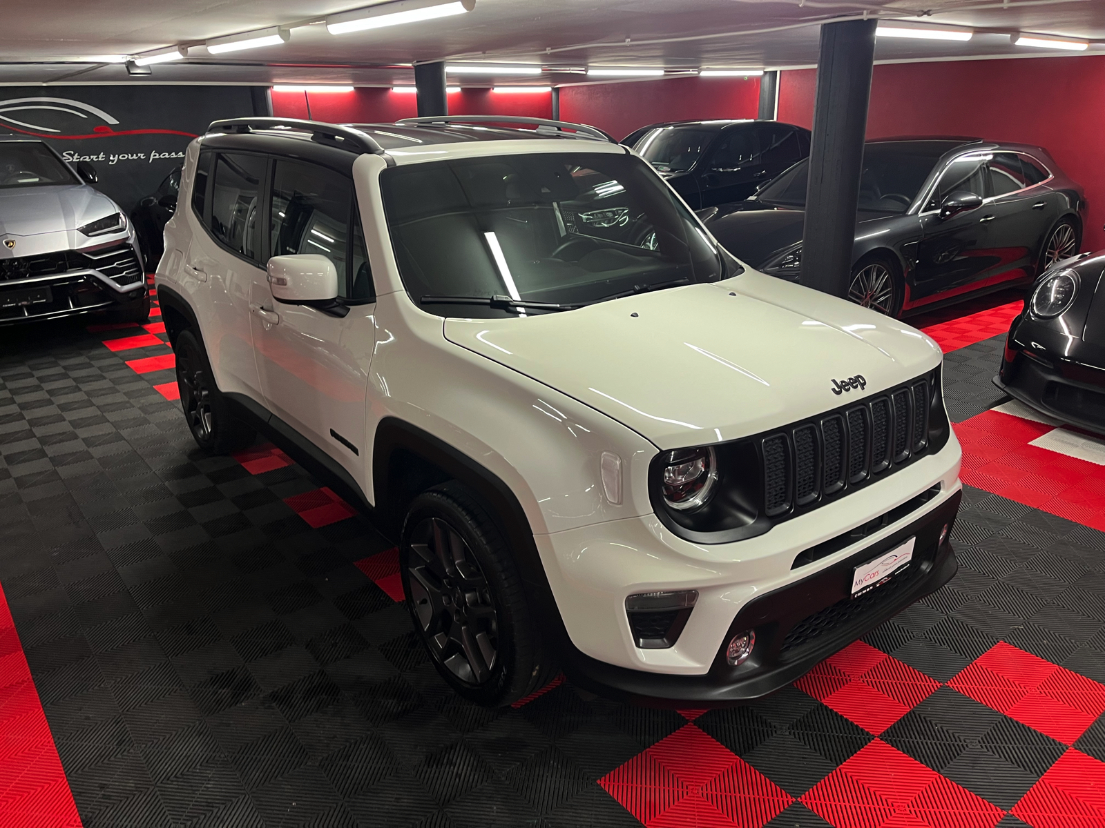 
								JEEP Renegade 1.3 Turbo S AWD en plein écran									