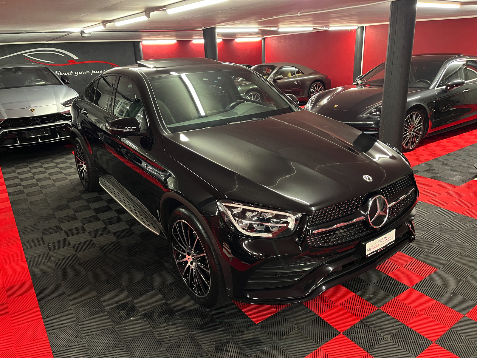 
								MERCEDES-BENZ GLC Coupé 200 AMG Line 4Matic 9G-Tronic en plein écran									