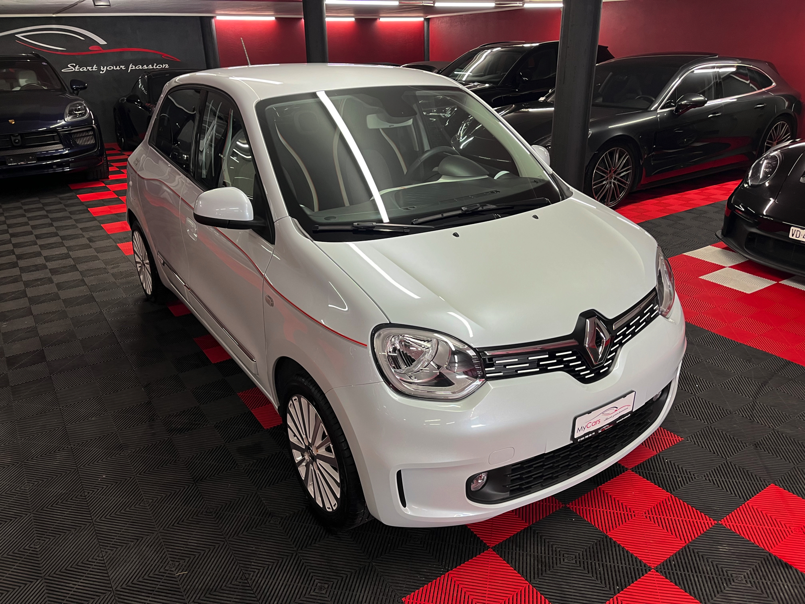 
								RENAULT Twingo Electric Vibes en plein écran									