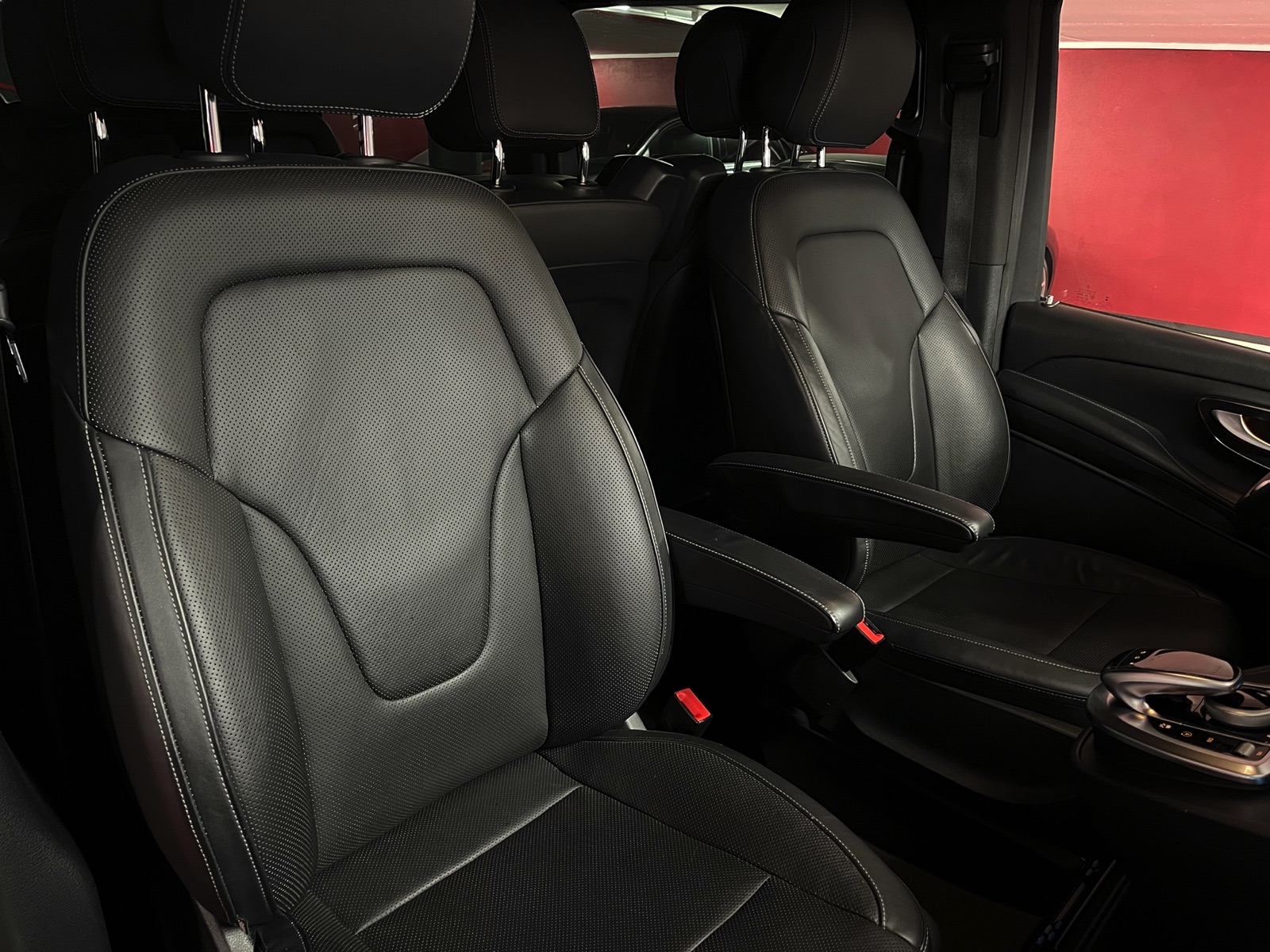 
								MERCEDES-BENZ V 250 d Avantgarde lang 4Matic 7G-Tronic en plein écran									