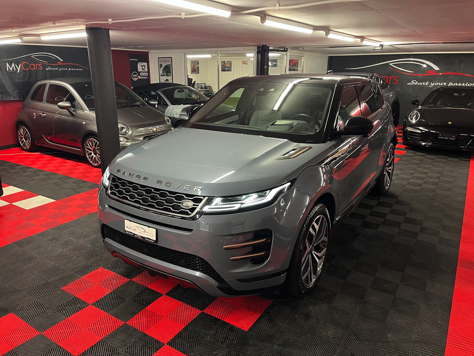 
								LAND-ROVER Range Rover Evoque R-Dynamic First Edition P 250 HSE AT9 en plein écran									
