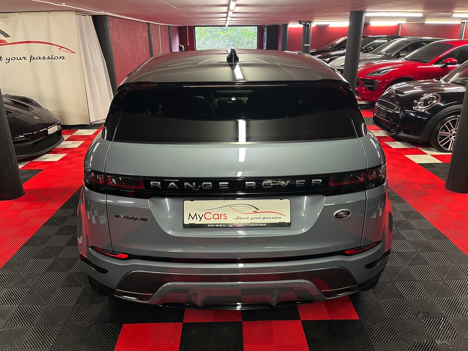 
								LAND-ROVER Range Rover Evoque R-Dynamic First Edition P 250 HSE AT9 en plein écran									