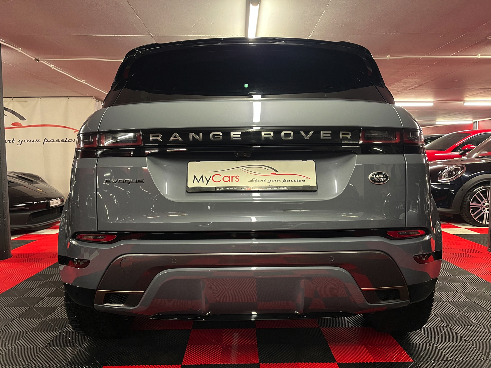 
								LAND-ROVER Range Rover Evoque R-Dynamic First Edition P 250 HSE AT9 en plein écran									