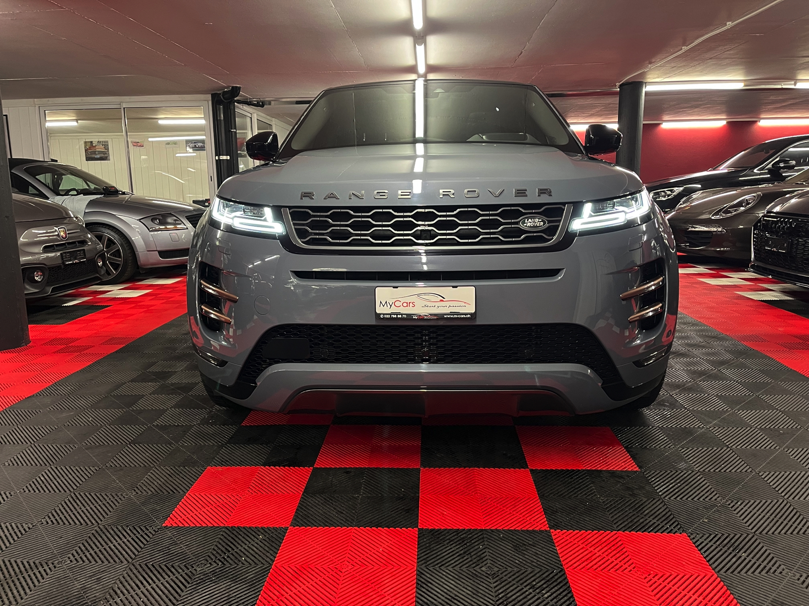 LAND-ROVER Range Rover Evoque R-Dynamic First Edition P 250 HSE AT9