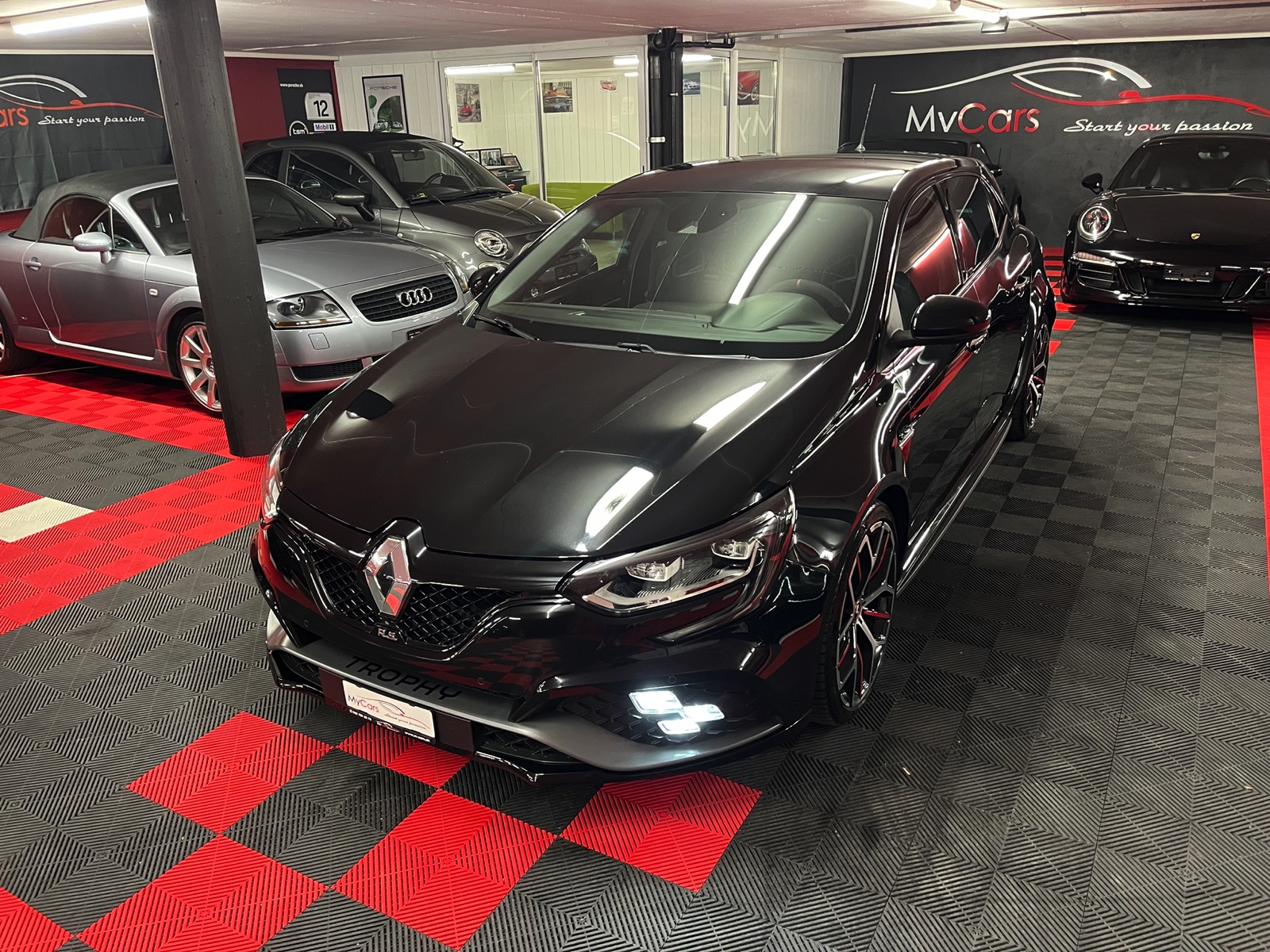 
								RENAULT Mégane Trophy 300 EDC en plein écran									