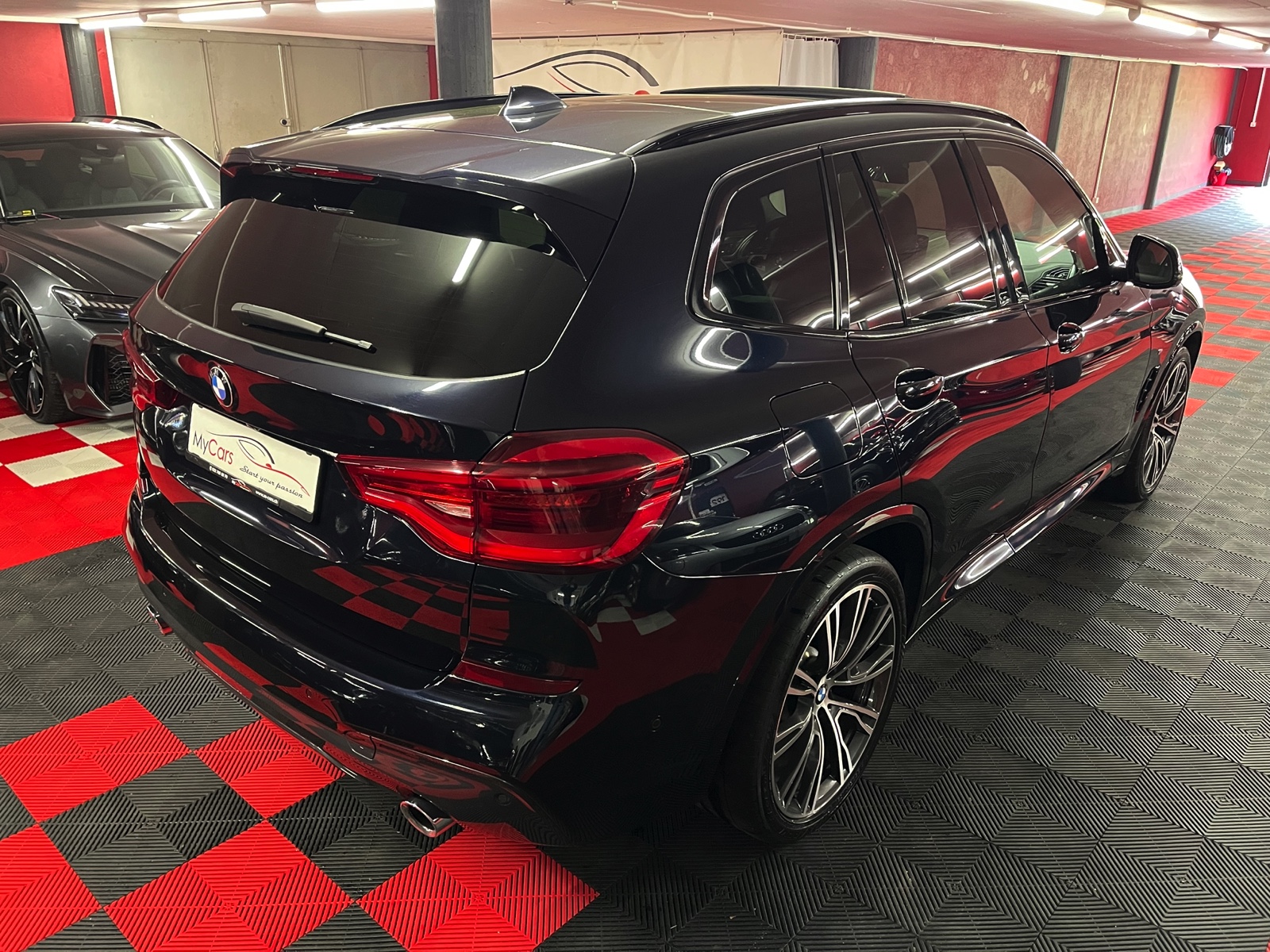 
								BMW X3 xDrive 30d M Sport Steptronic en plein écran									