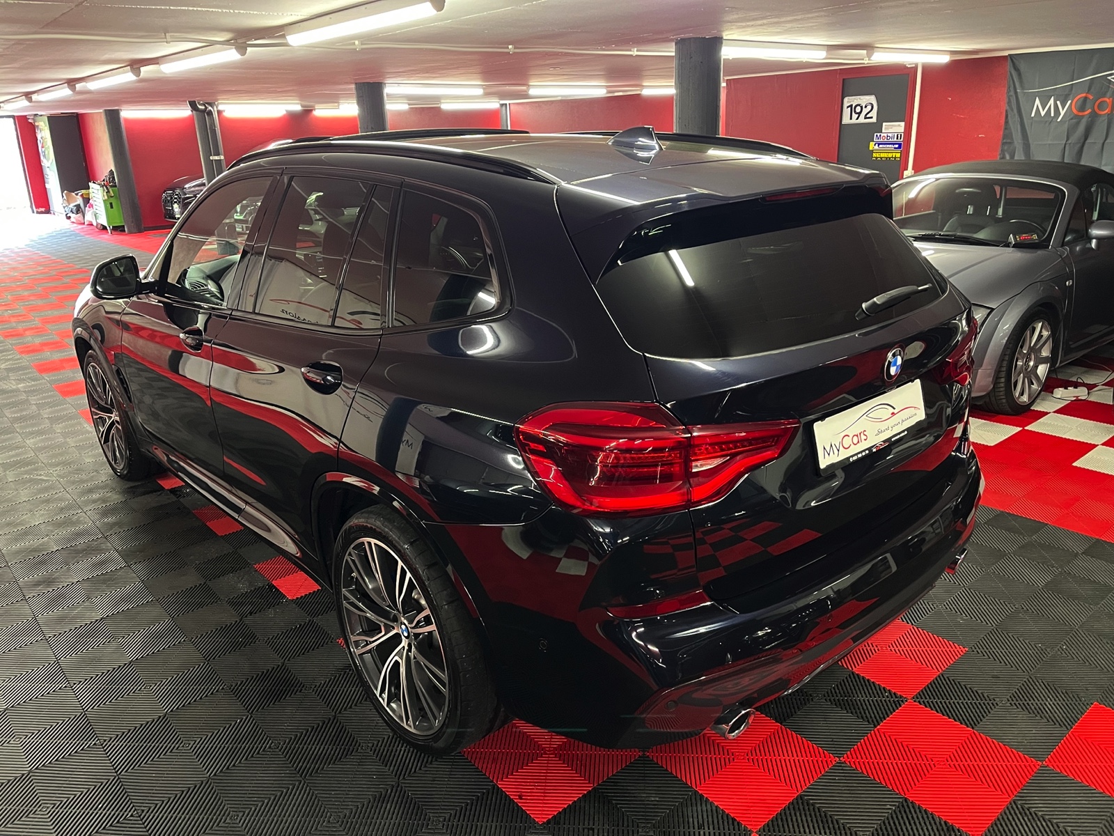 
								BMW X3 xDrive 30d M Sport Steptronic en plein écran									