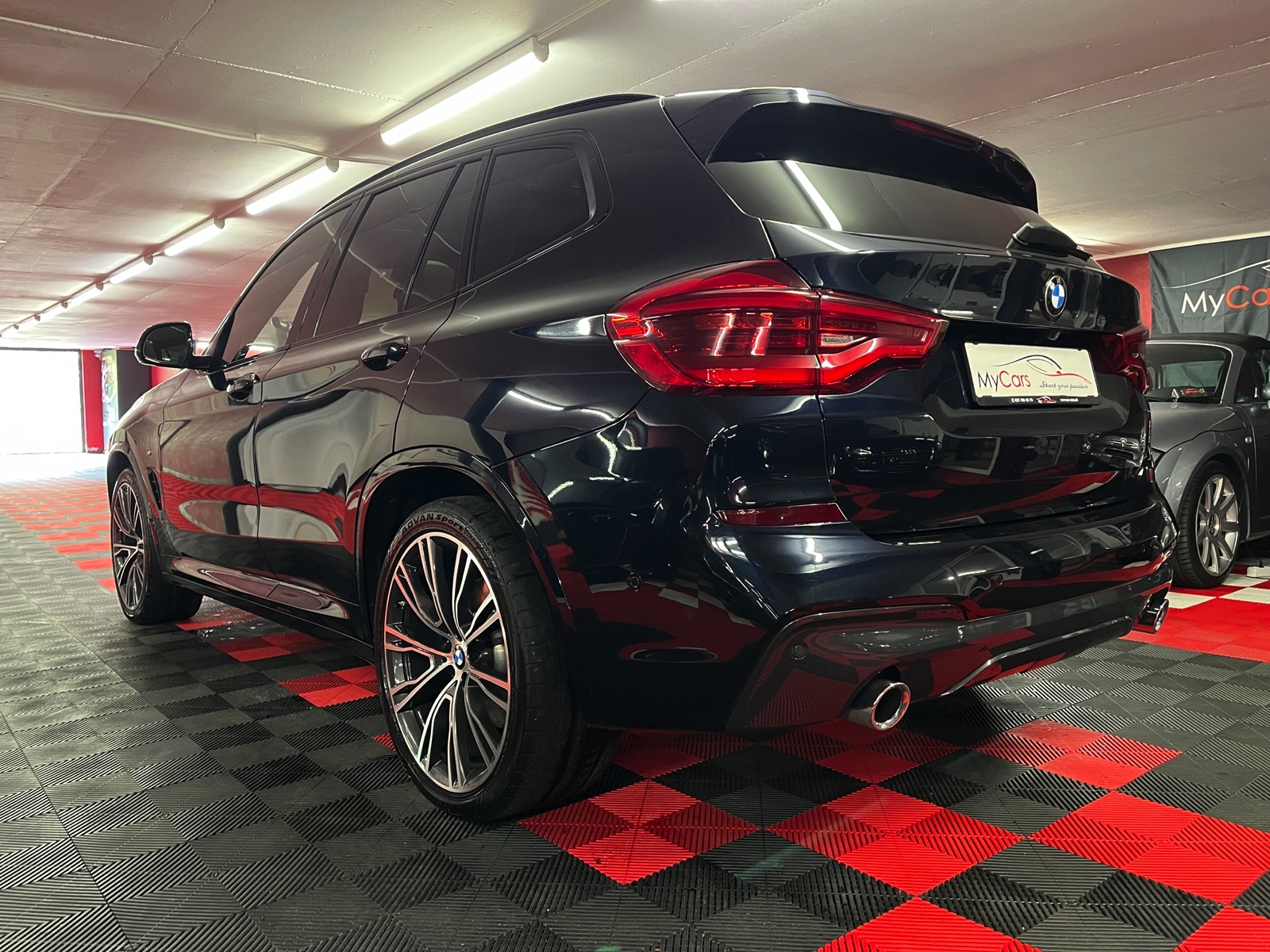 
								BMW X3 xDrive 30d M Sport Steptronic en plein écran									