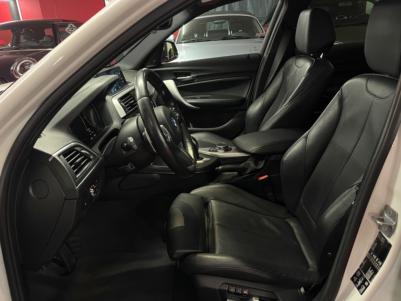 
								BMW M140i xDrive Steptronic en plein écran									