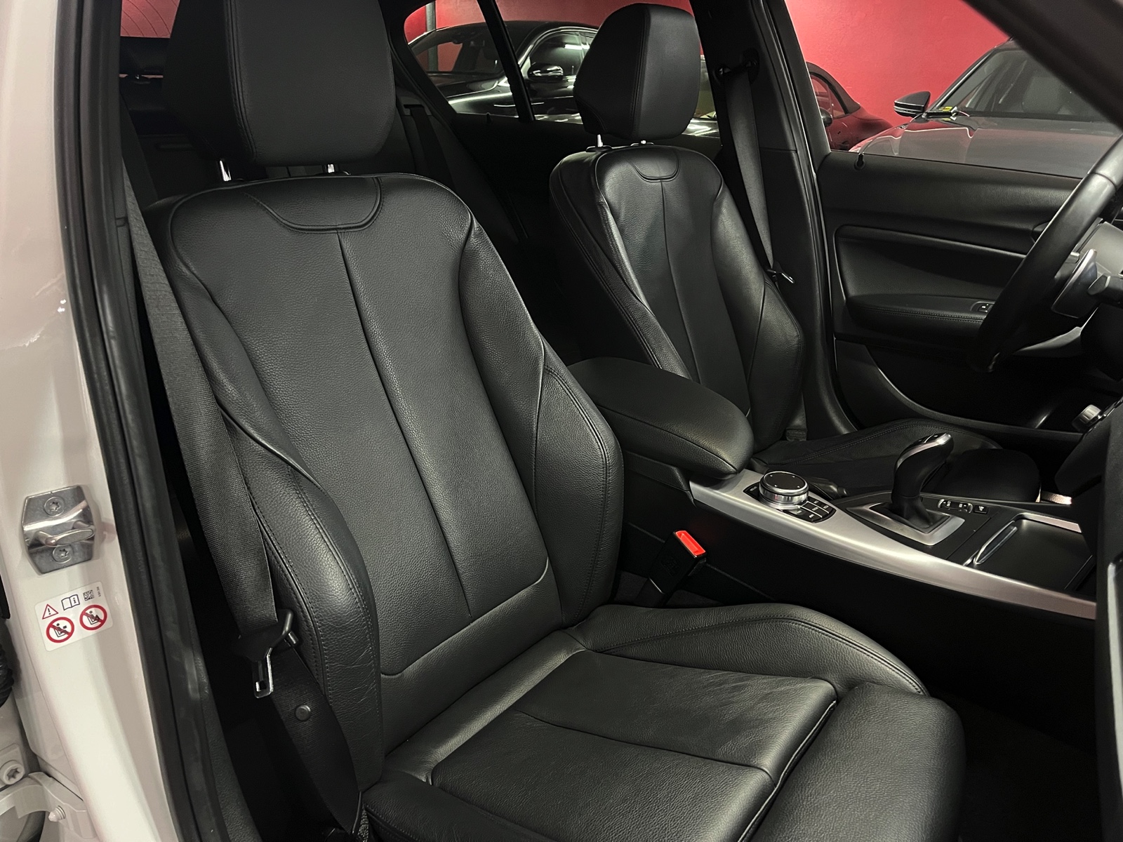 
								BMW M140i xDrive Steptronic en plein écran									