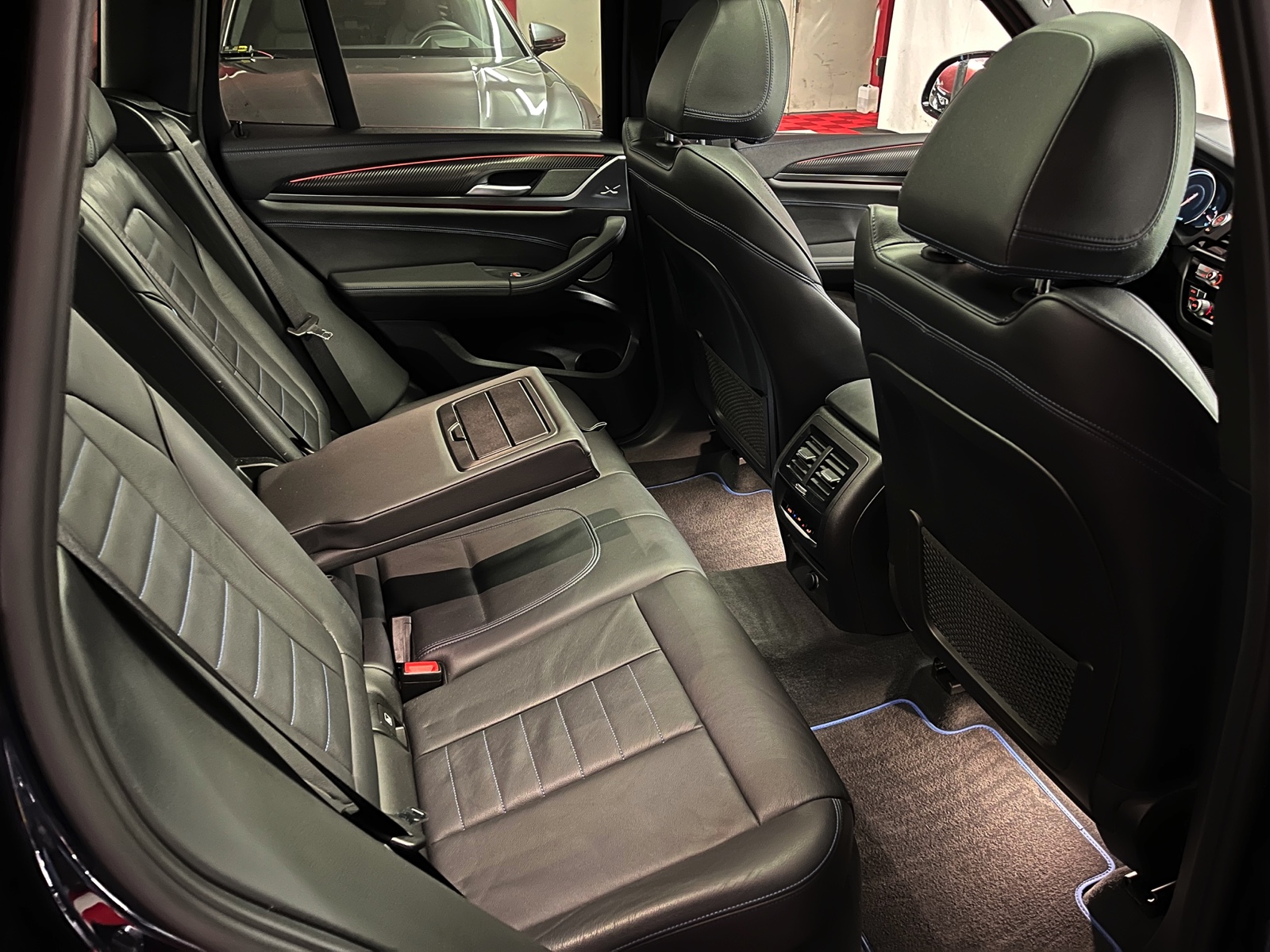 
								BMW X3 xDrive 30d M Sport Steptronic en plein écran									