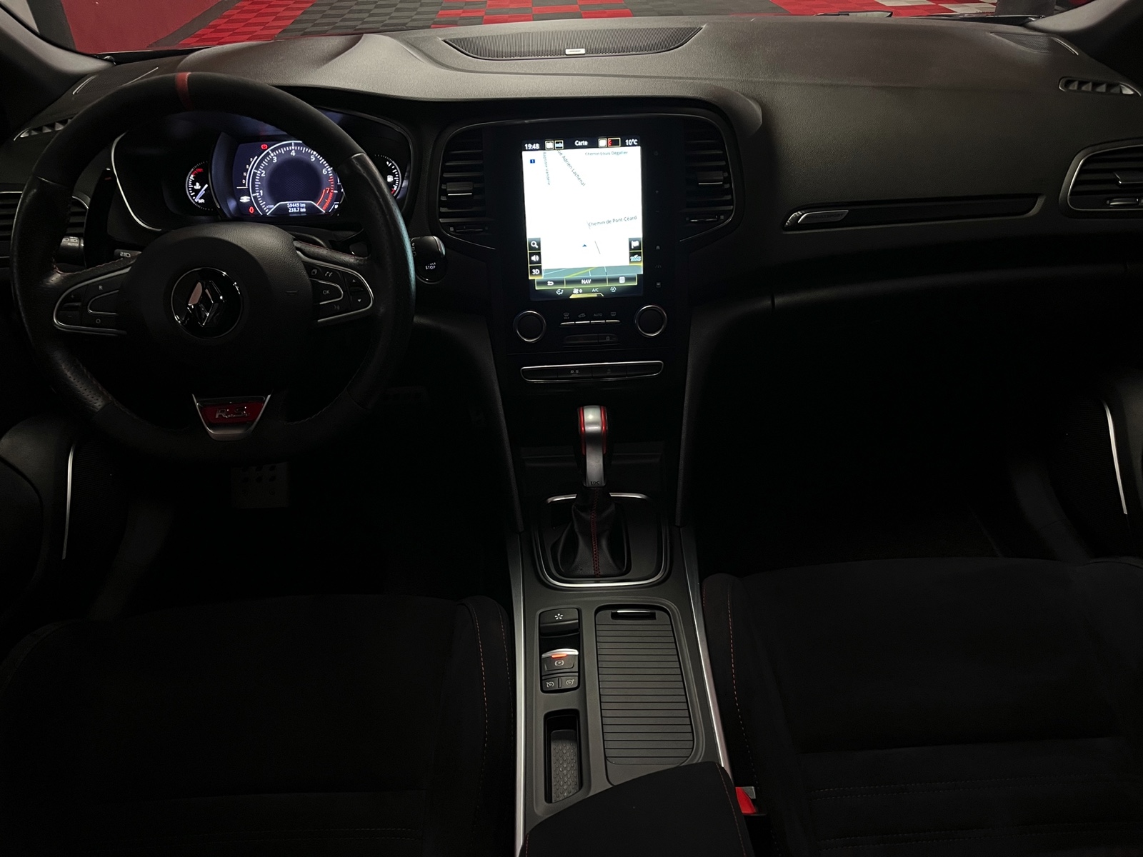 
								RENAULT Mégane Trophy 300 EDC en plein écran									