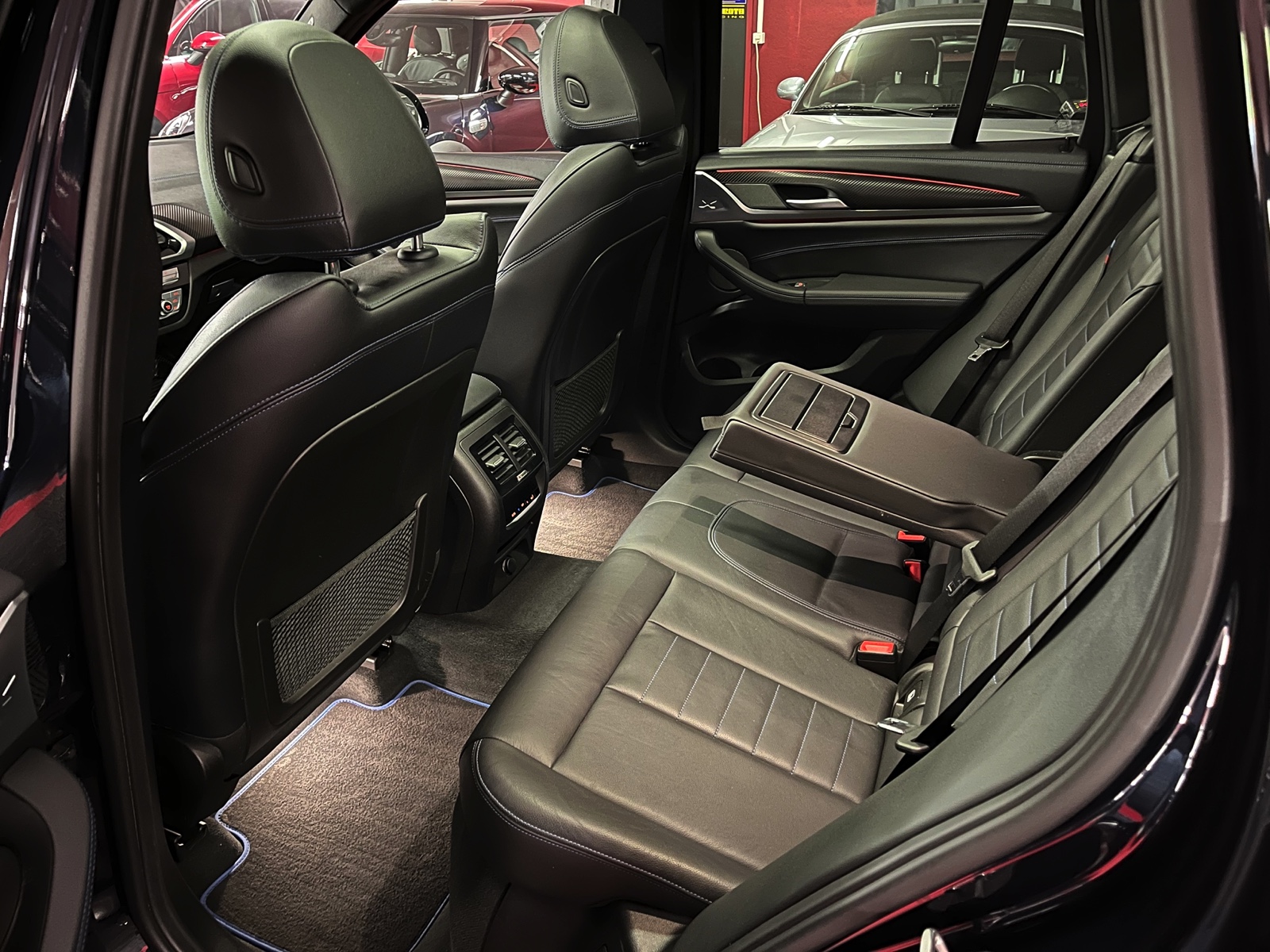 
								BMW X3 xDrive 30d M Sport Steptronic en plein écran									