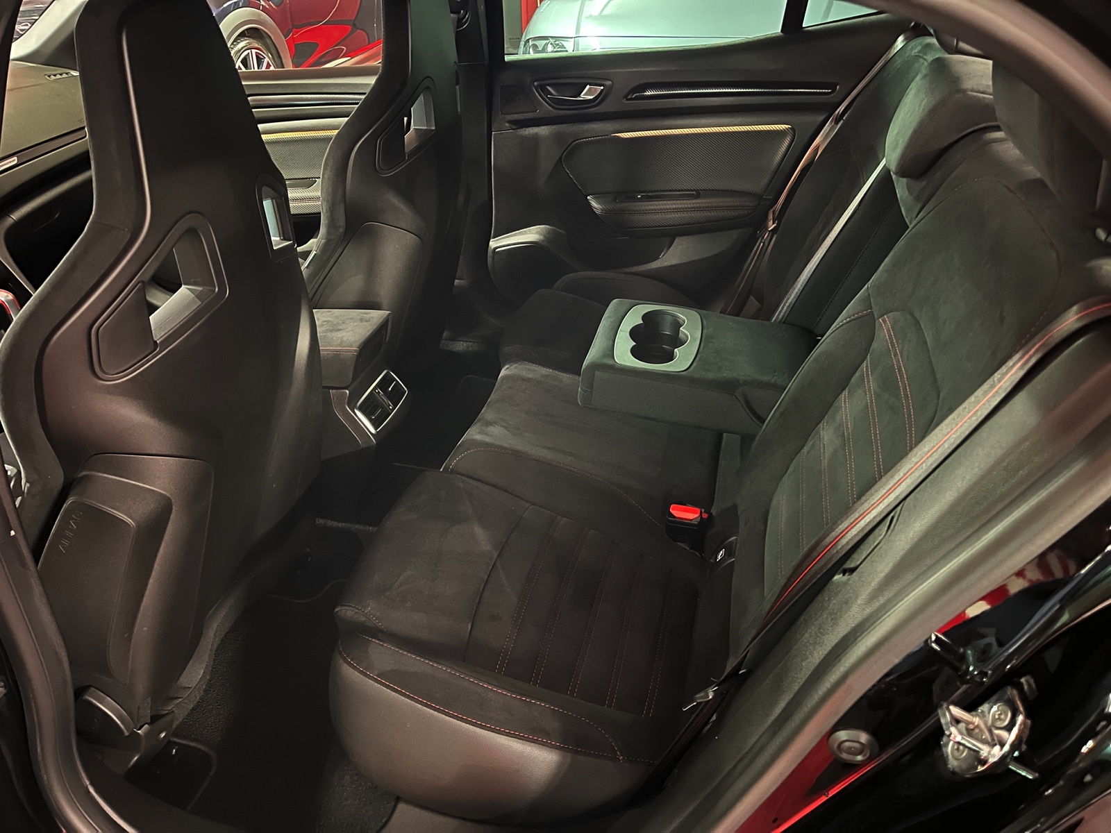 
								RENAULT Mégane Trophy 300 EDC en plein écran									