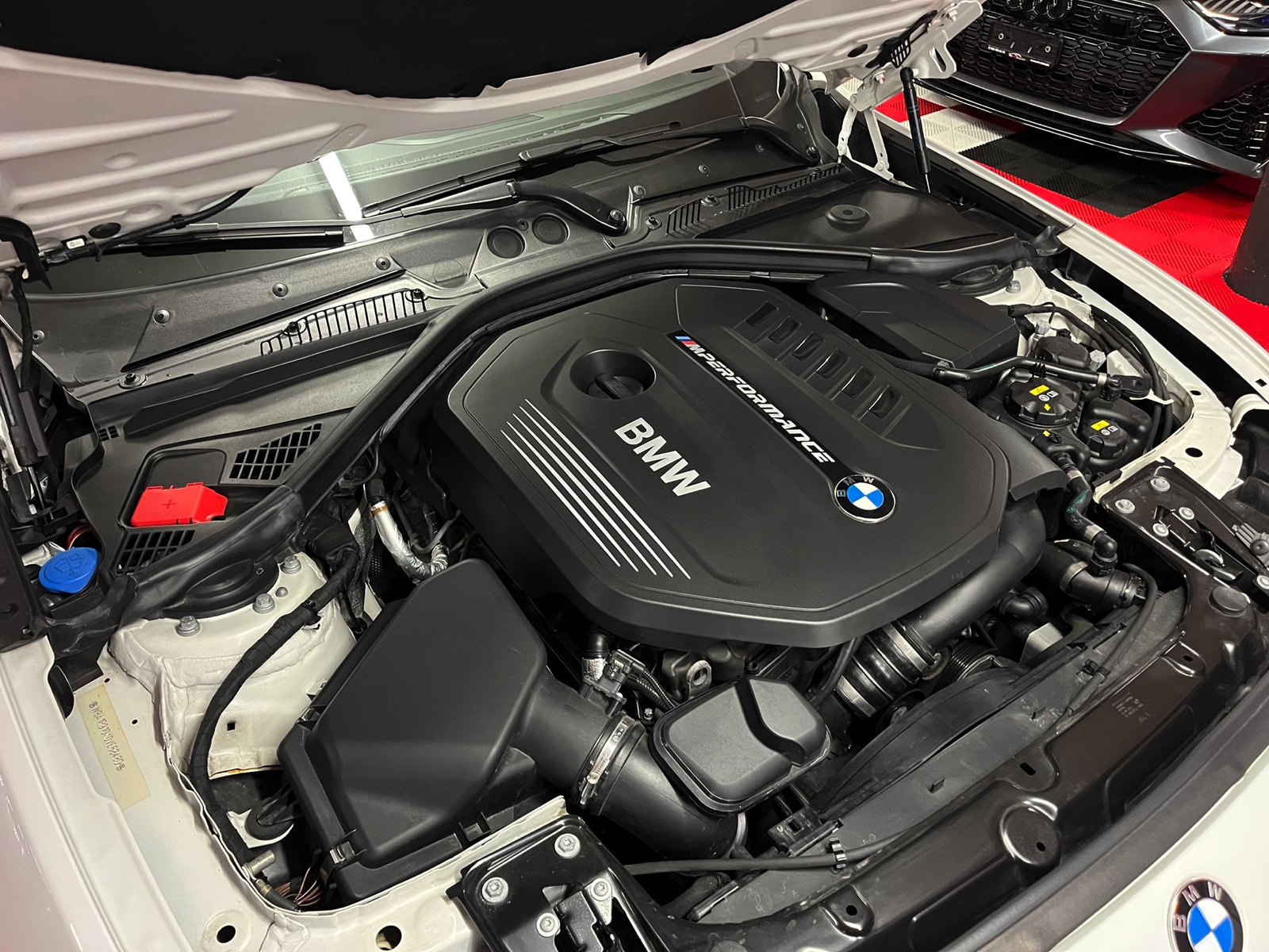 
								BMW M140i xDrive Steptronic en plein écran									