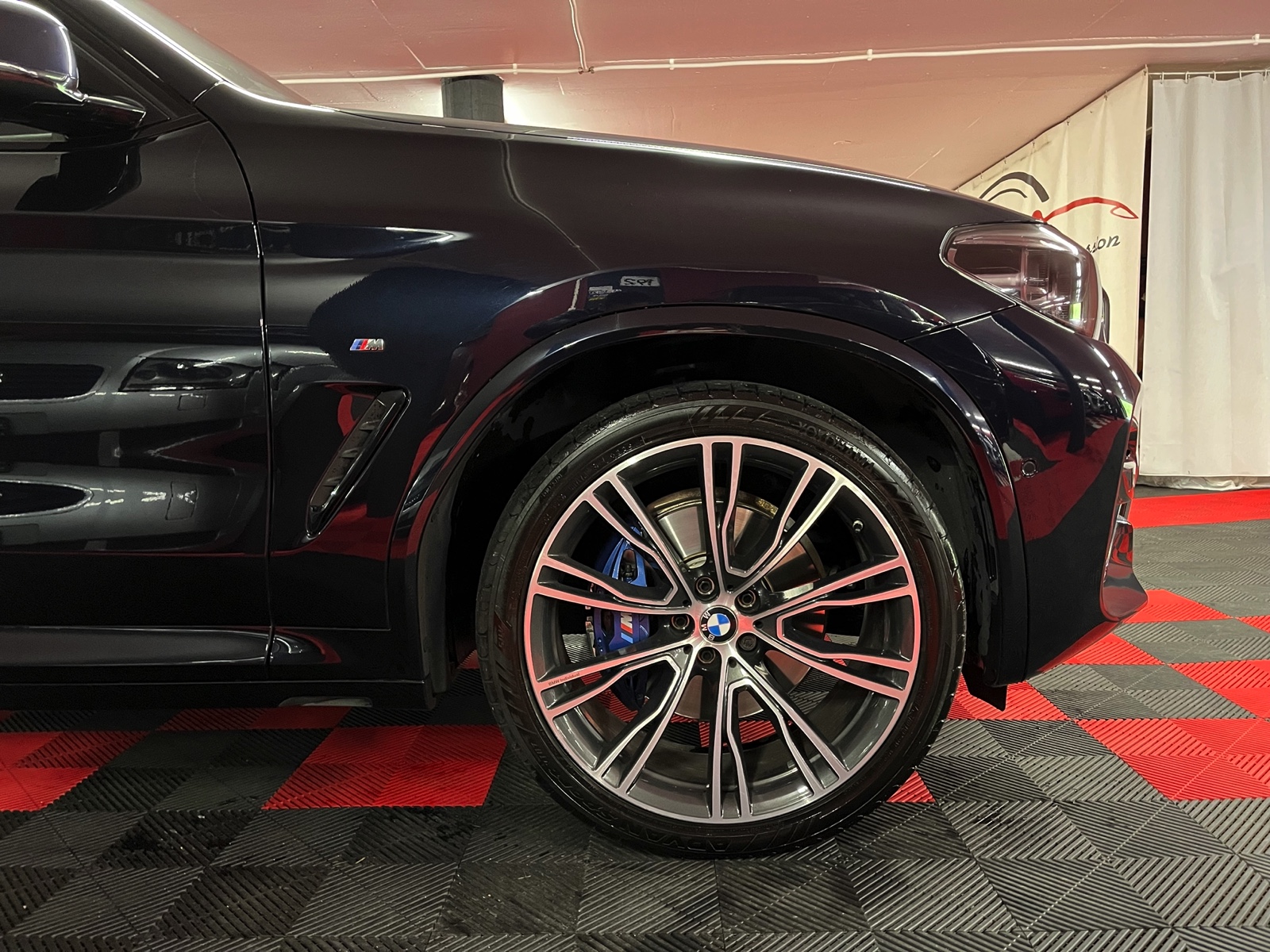 
								BMW X3 xDrive 30d M Sport Steptronic en plein écran									