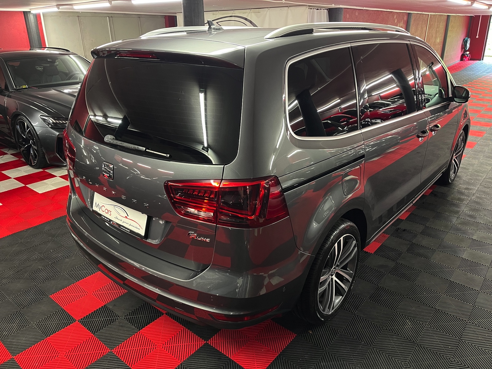 
								SEAT Alhambra 1.4 TSI FR Line DSG en plein écran									