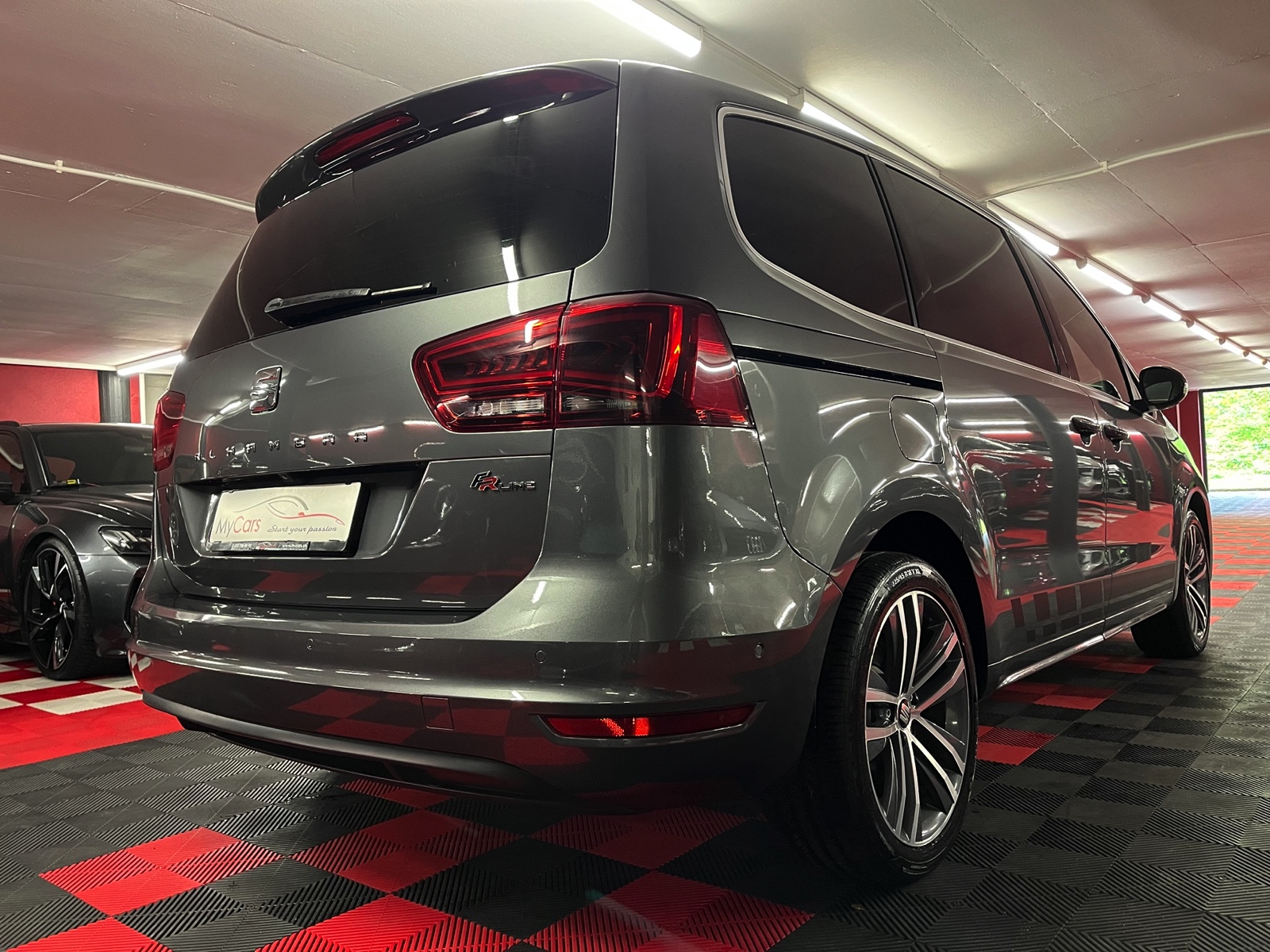 
								SEAT Alhambra 1.4 TSI FR Line DSG en plein écran									