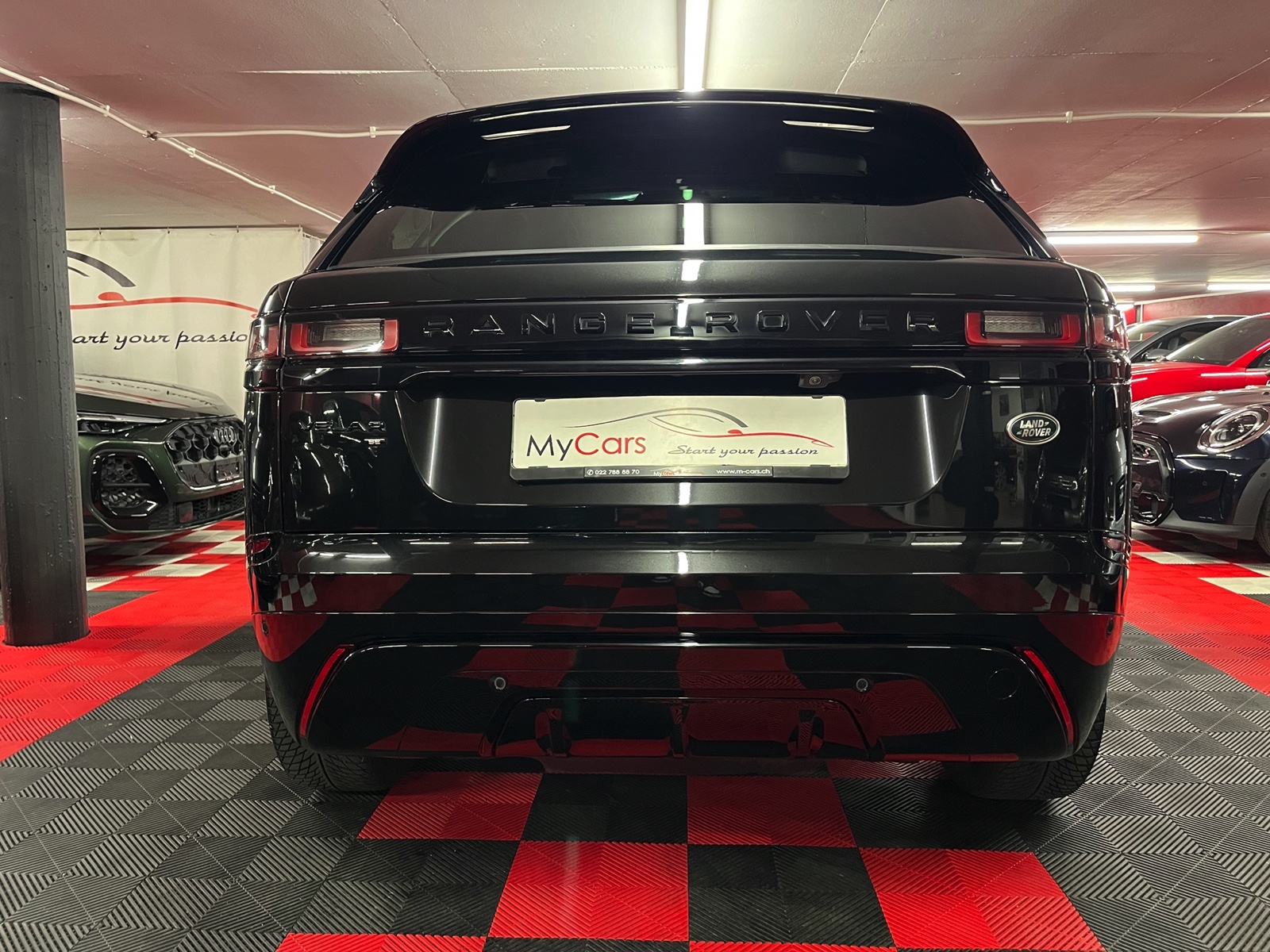 
								LAND ROVER Range Rover Velar R-Dynamic P 250 SE Automatic en plein écran									