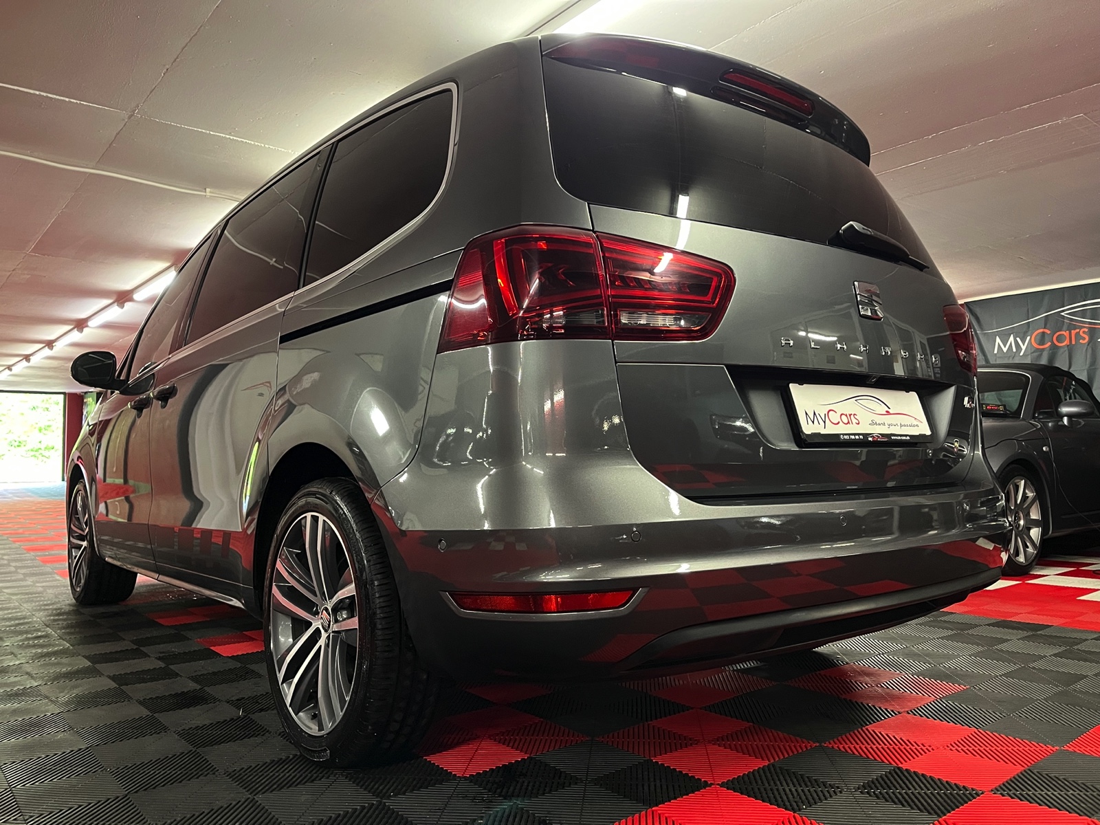 
								SEAT Alhambra 1.4 TSI FR Line DSG en plein écran									