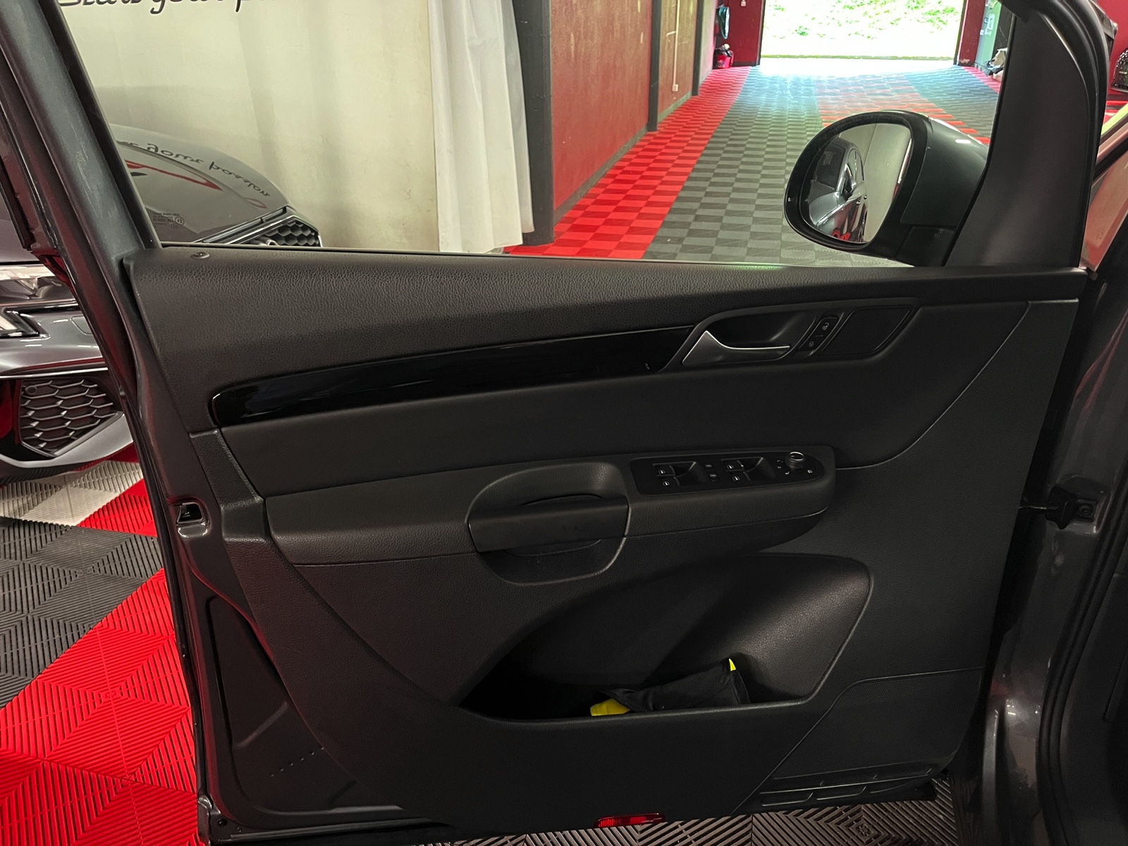 
								SEAT Alhambra 1.4 TSI FR Line DSG en plein écran									