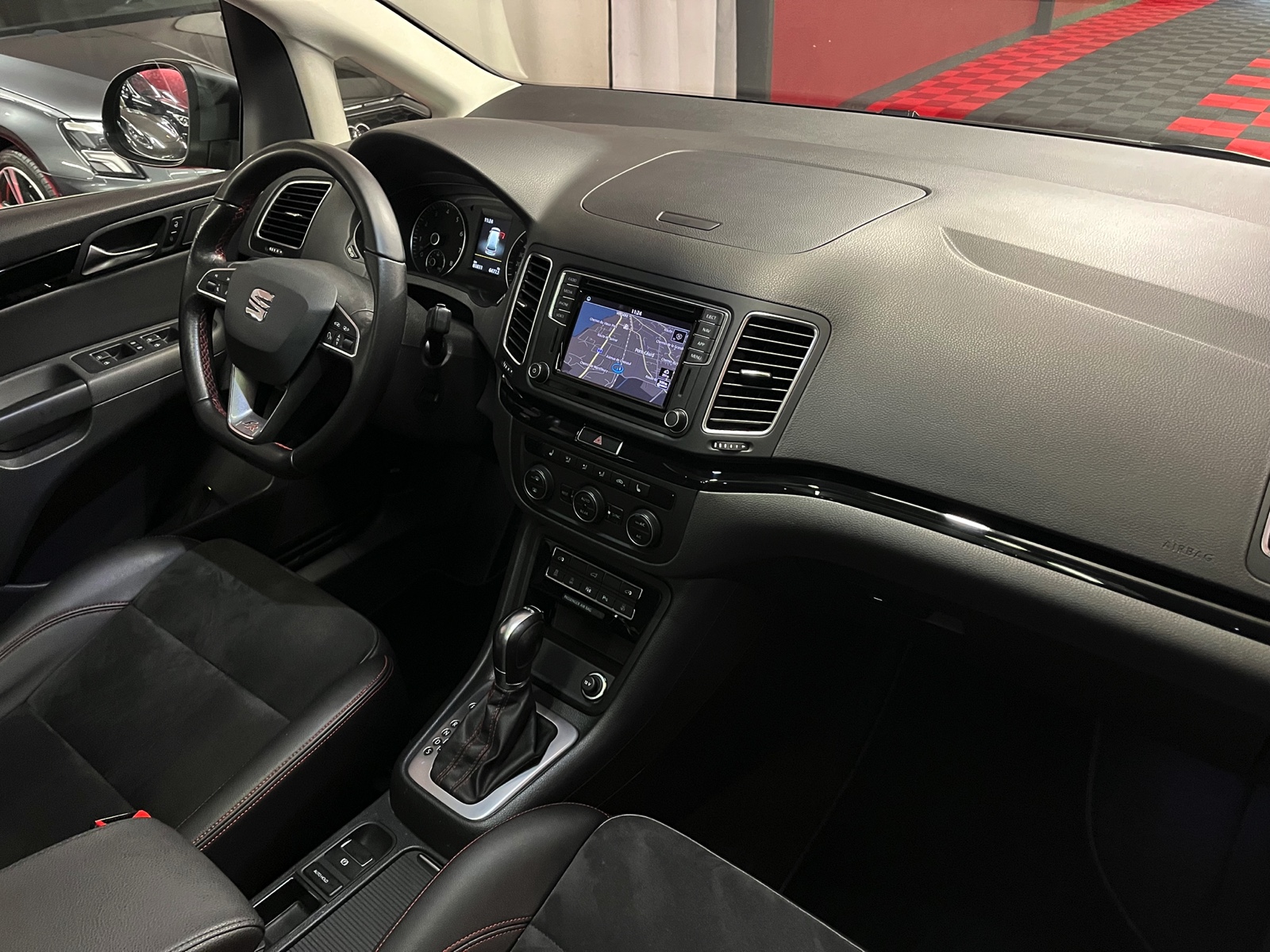 
								SEAT Alhambra 1.4 TSI FR Line DSG en plein écran									