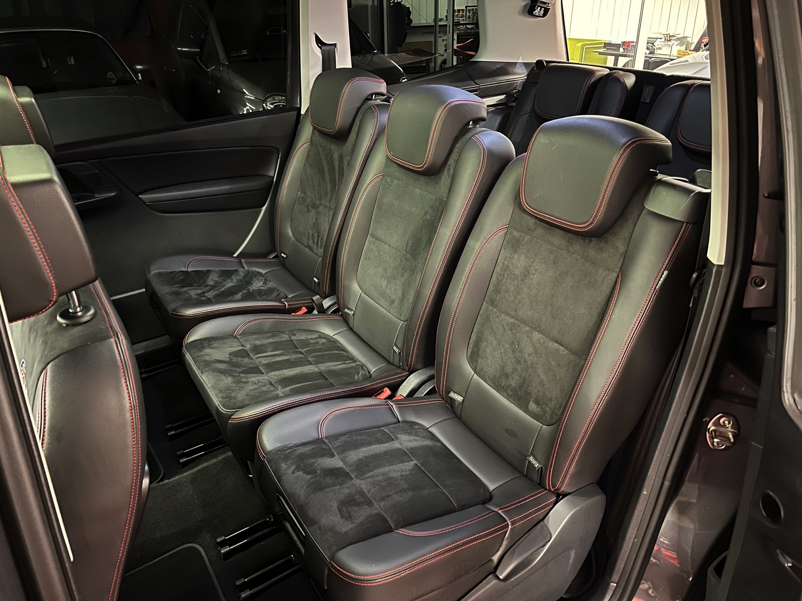 
								SEAT Alhambra 1.4 TSI FR Line DSG en plein écran									