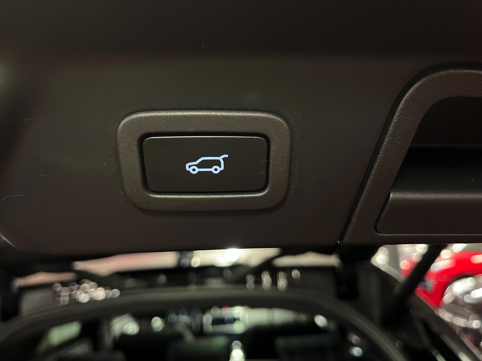 
								LAND ROVER Range Rover Velar R-Dynamic P 250 SE Automatic en plein écran									