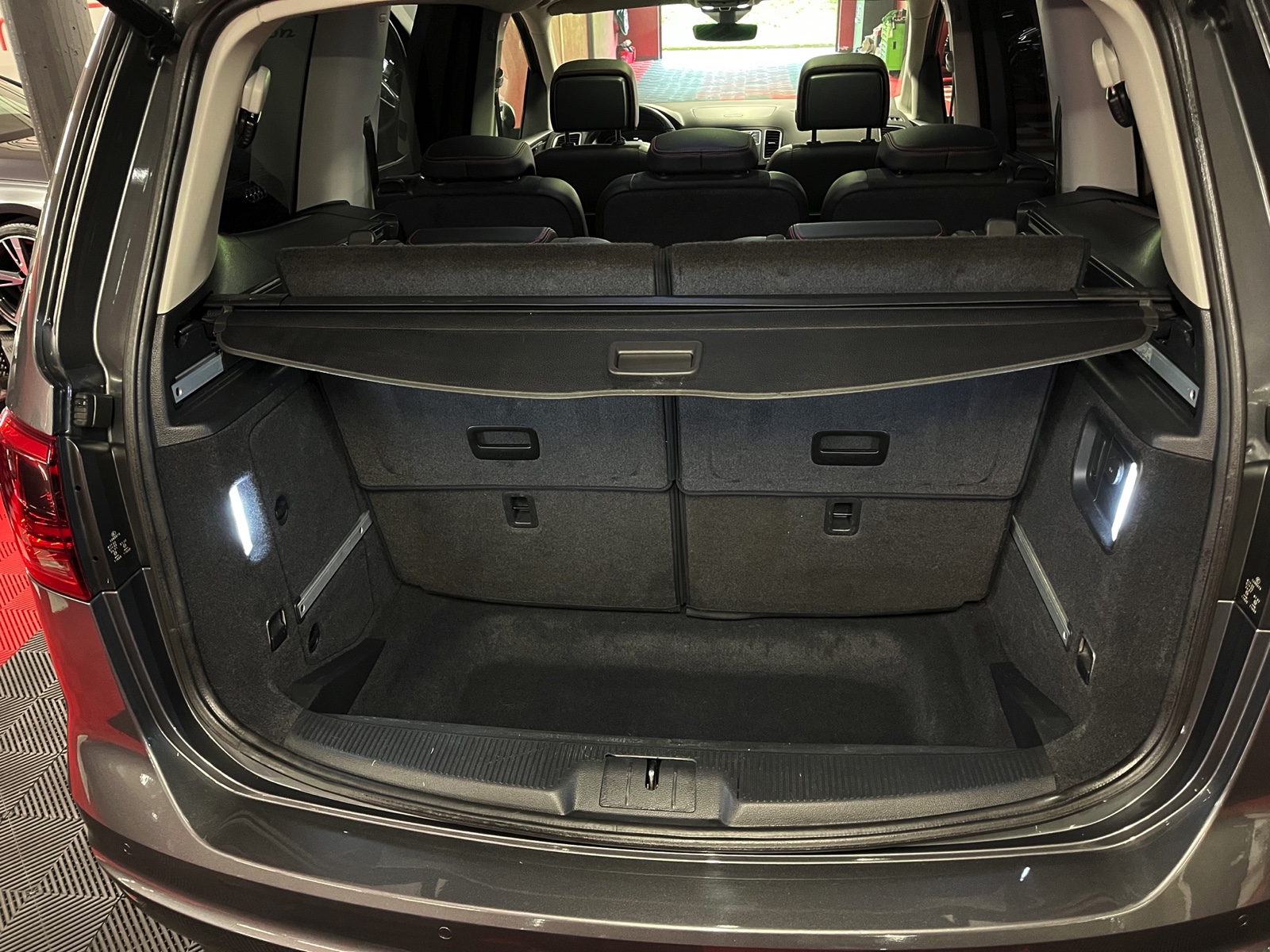 
								SEAT Alhambra 1.4 TSI FR Line DSG en plein écran									