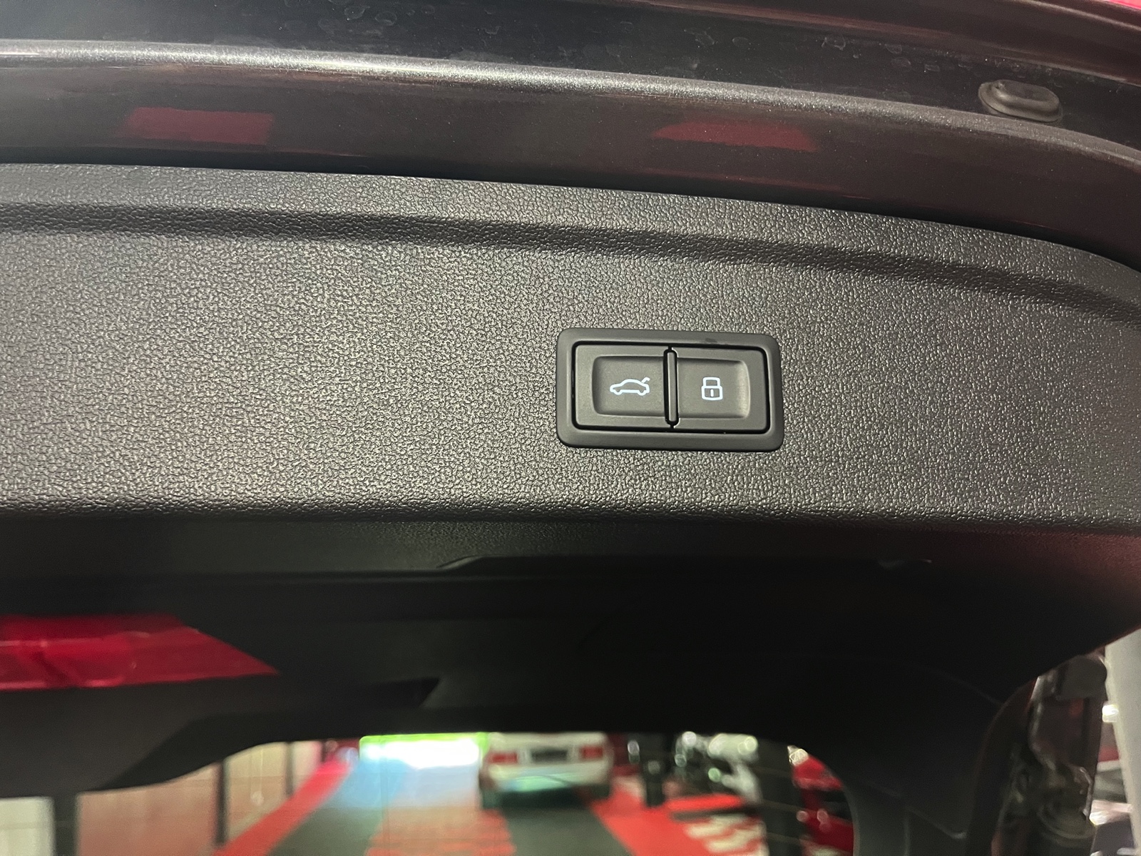 
								AUDI A3 Sportback 35 TFSI S line S-tronic en plein écran									