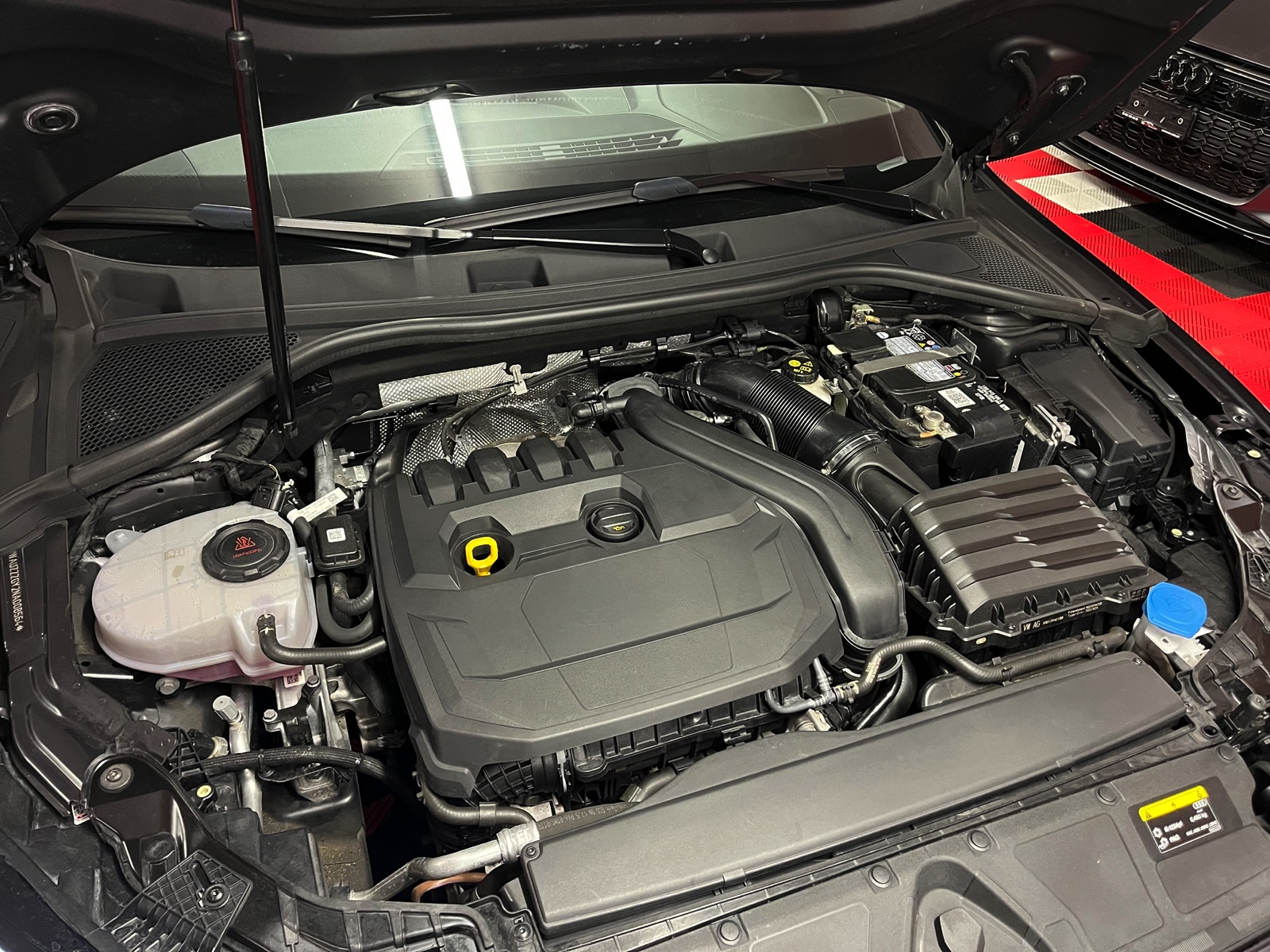 
								AUDI A3 Sportback 35 TFSI S line S-tronic en plein écran									