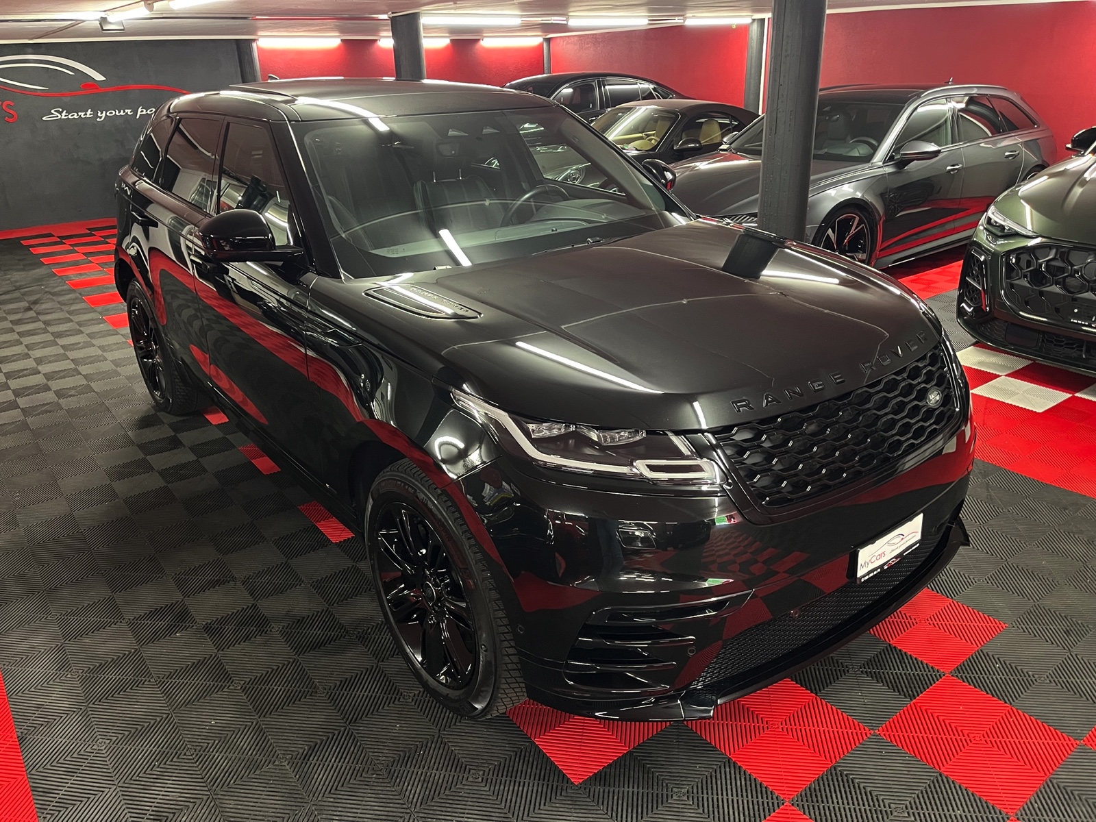 
								LAND ROVER Range Rover Velar R-Dynamic P 250 SE Automatic en plein écran									