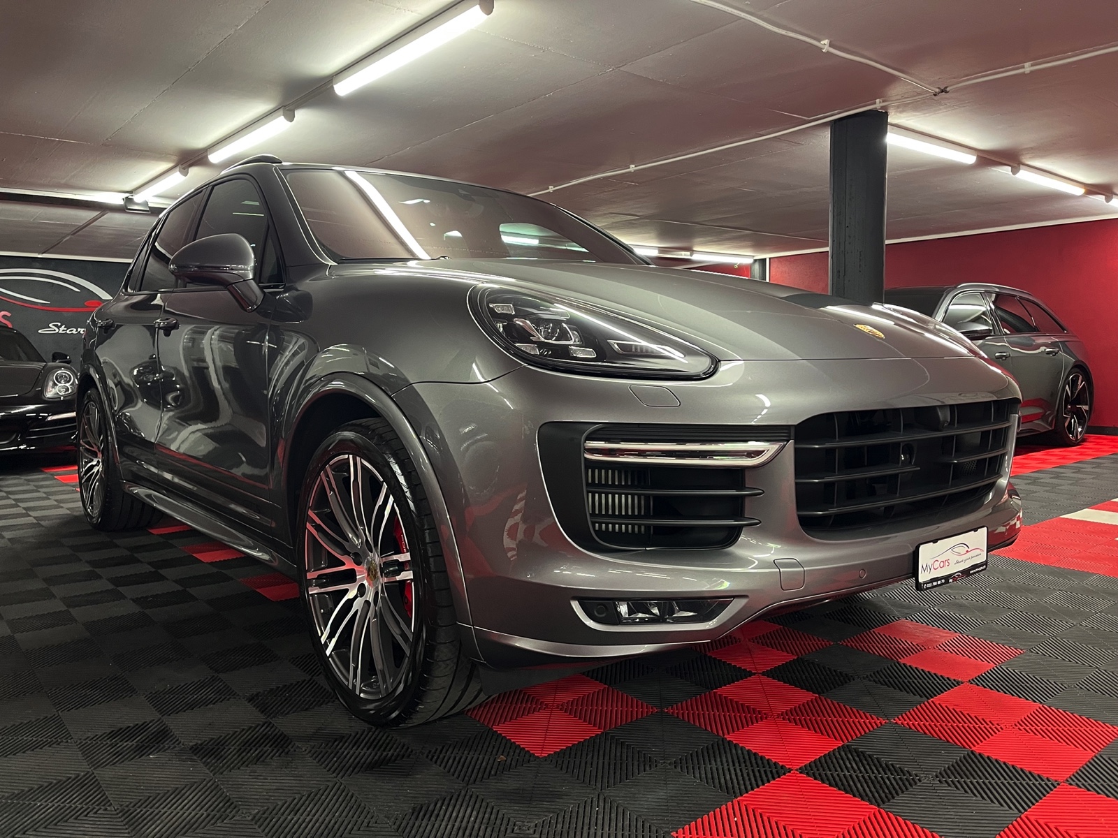 PORSCHE Cayenne GTS