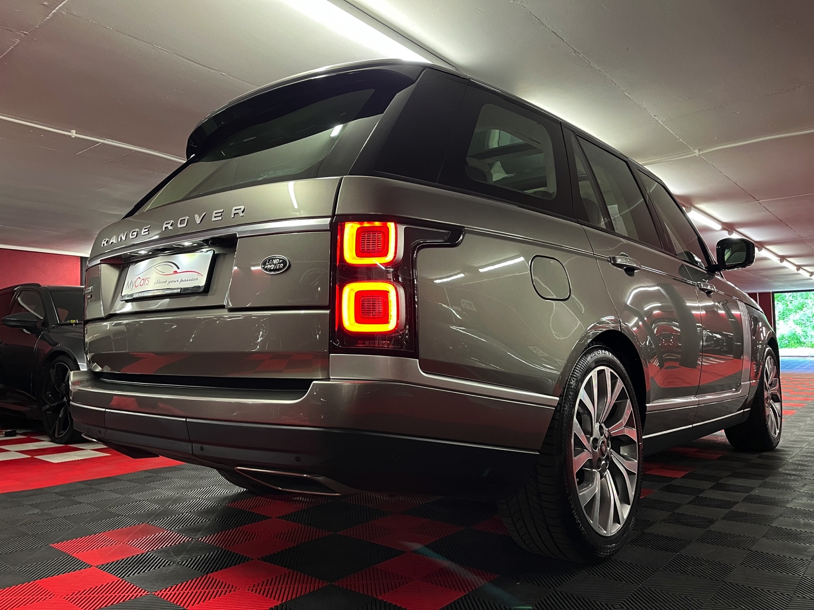 
								LAND ROVER Range Rover 2.0 Si4 P400e PHEV Autobiography Automatic en plein écran									