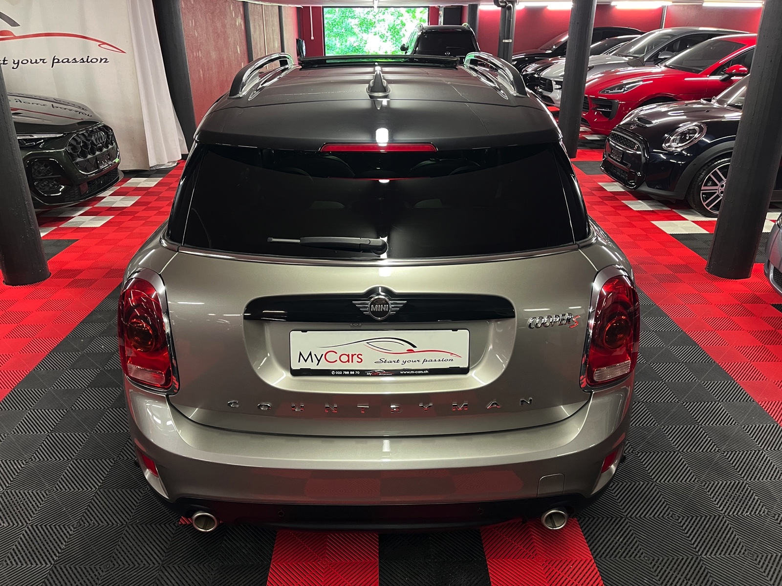 
								MINI Countryman Cooper S ALL4 Steptronic en plein écran									
