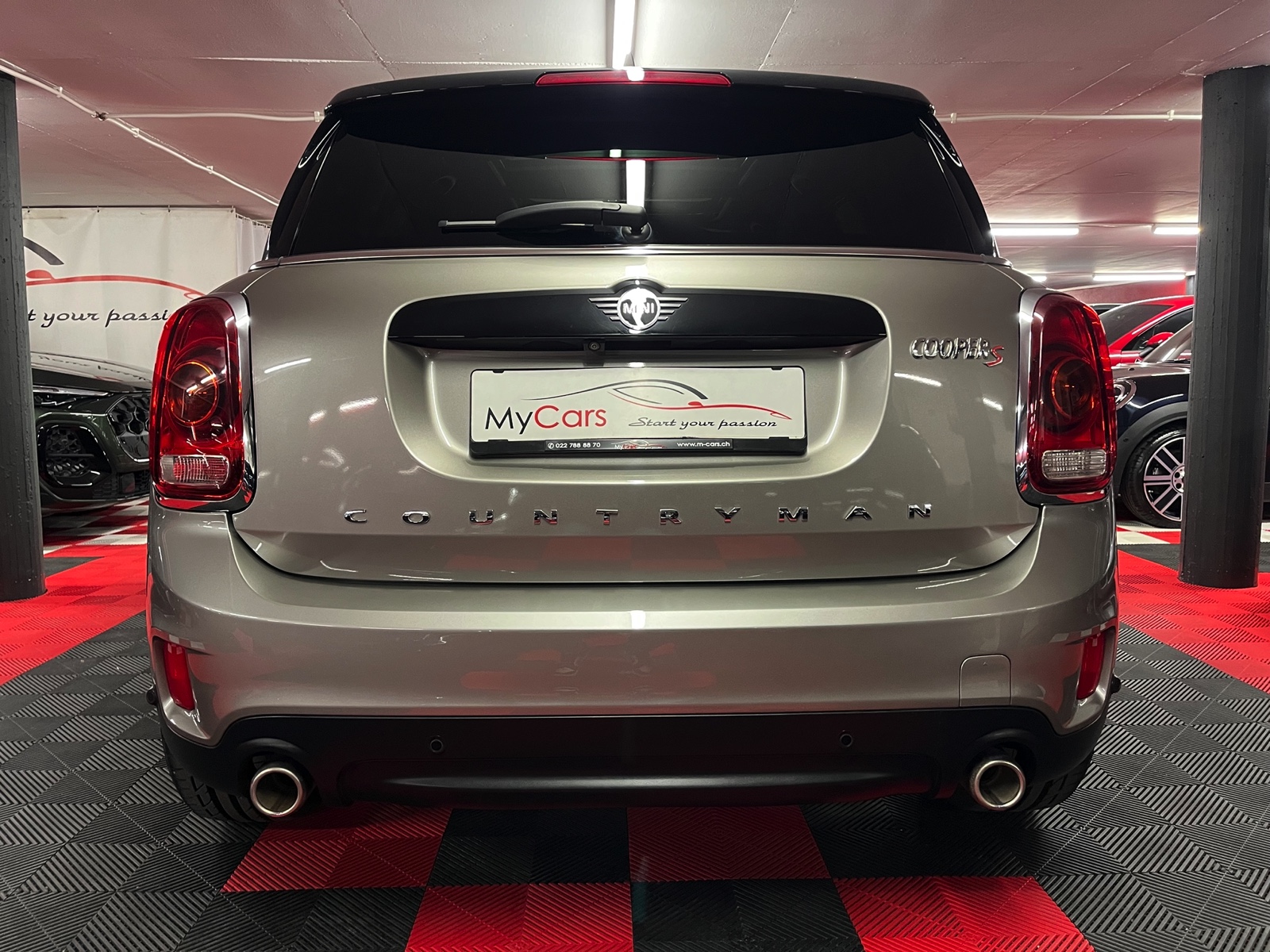 
								MINI Countryman Cooper S ALL4 Steptronic en plein écran									