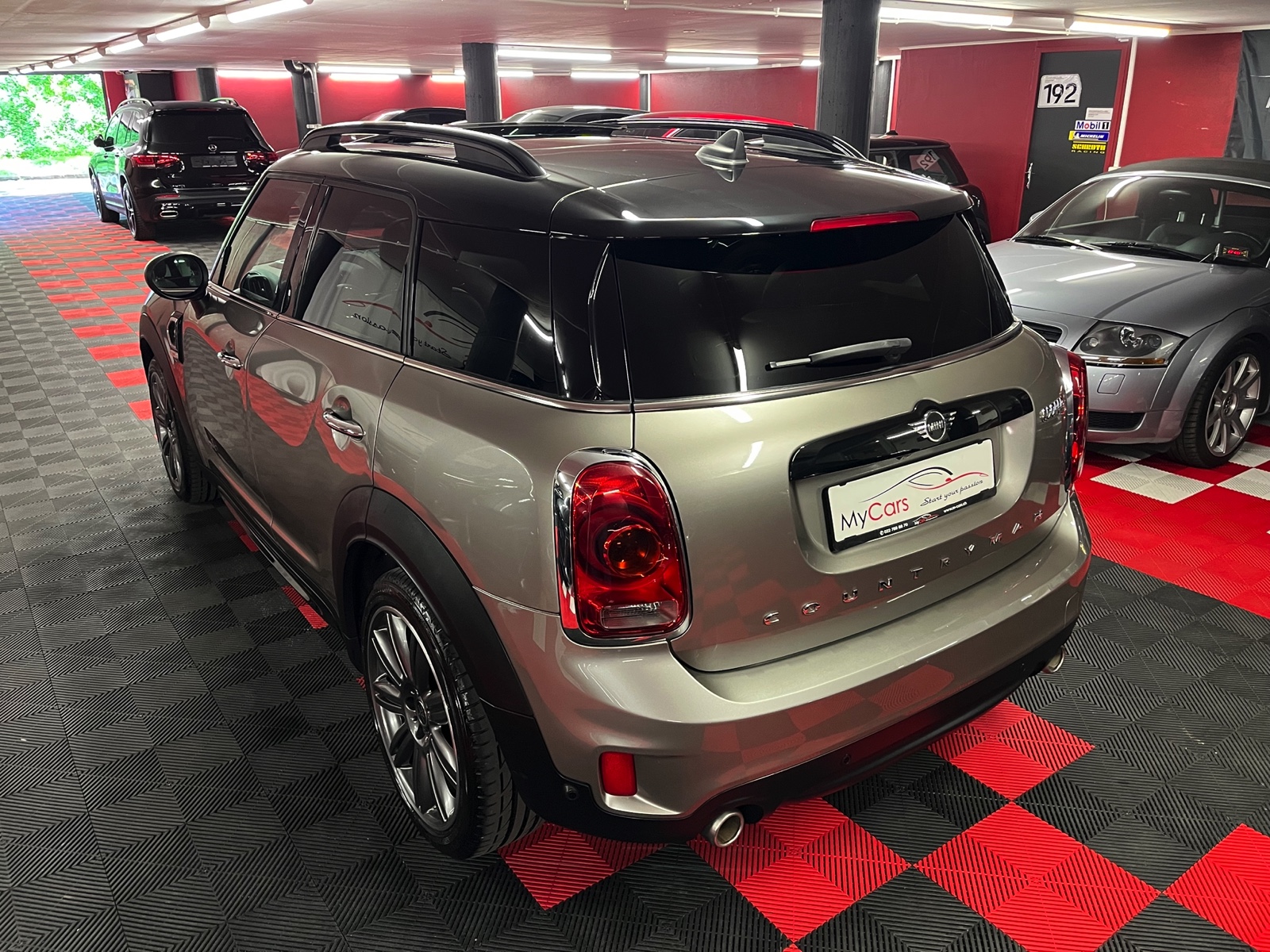 
								MINI Countryman Cooper S ALL4 Steptronic en plein écran									