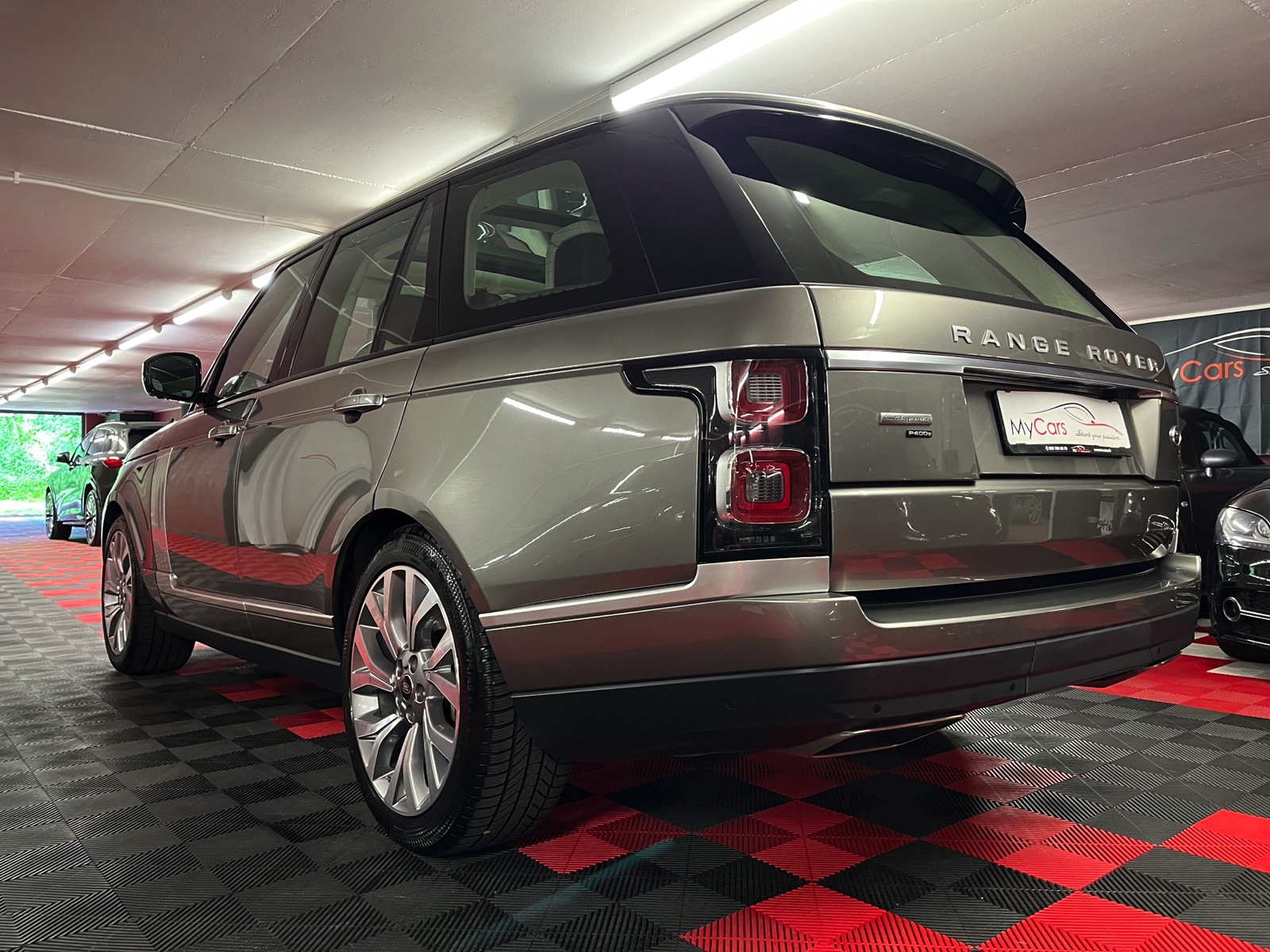 
								LAND ROVER Range Rover 2.0 Si4 P400e PHEV Autobiography Automatic en plein écran									