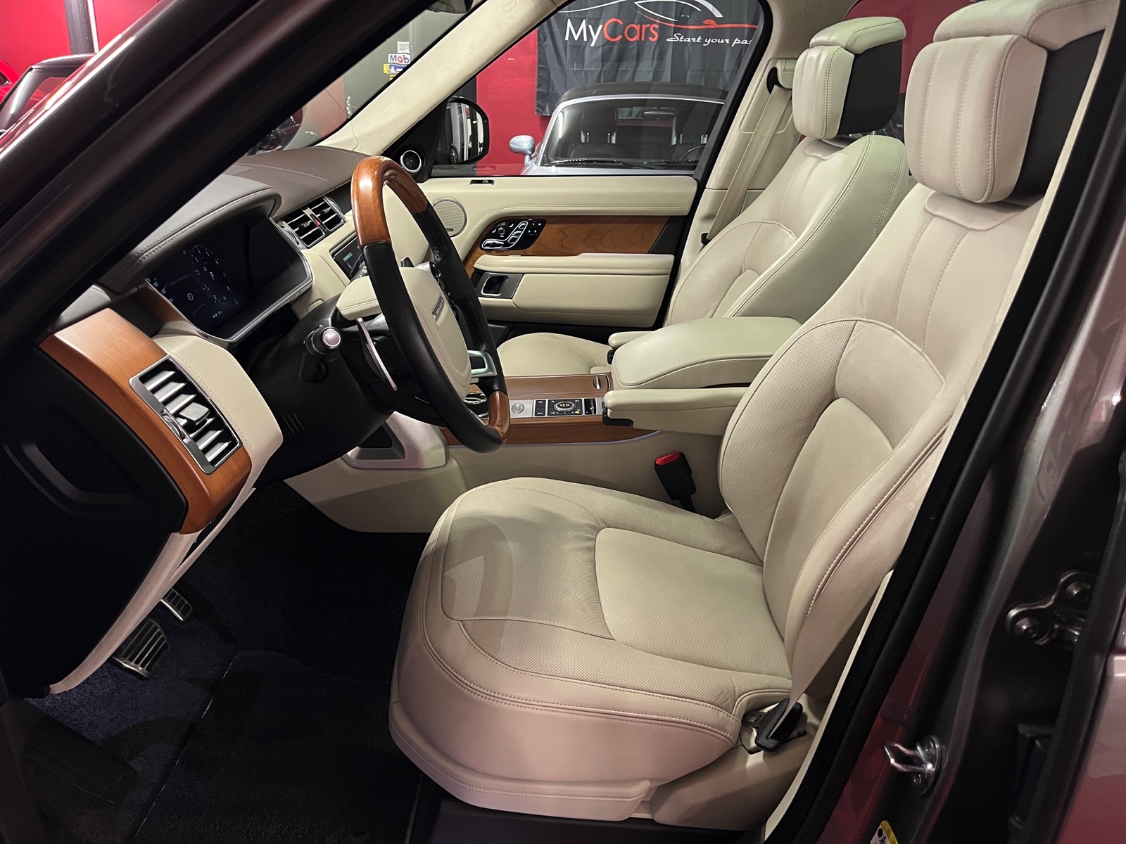 
								LAND ROVER Range Rover 2.0 Si4 P400e PHEV Autobiography Automatic en plein écran									
