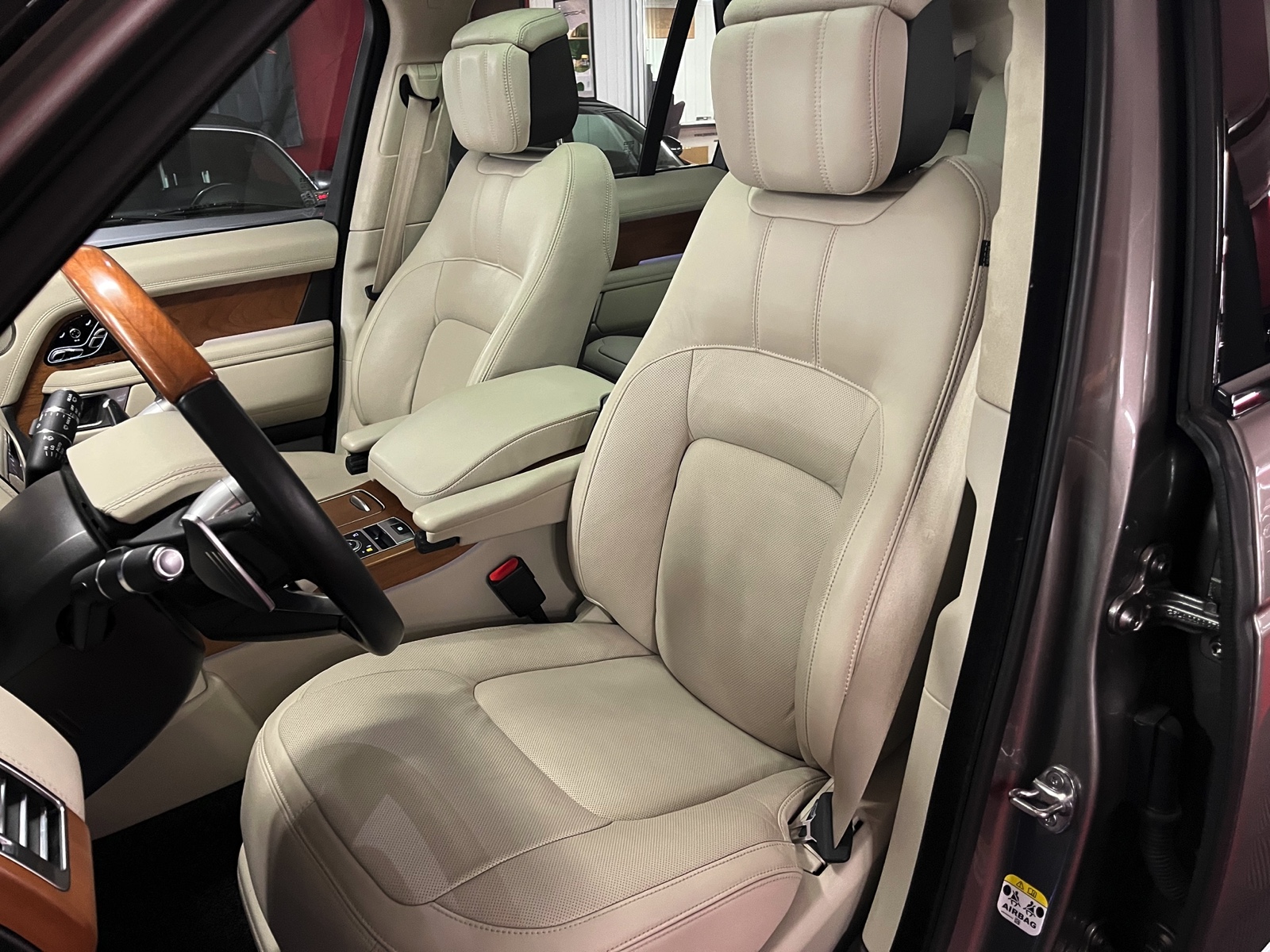 
								LAND ROVER Range Rover 2.0 Si4 P400e PHEV Autobiography Automatic en plein écran									