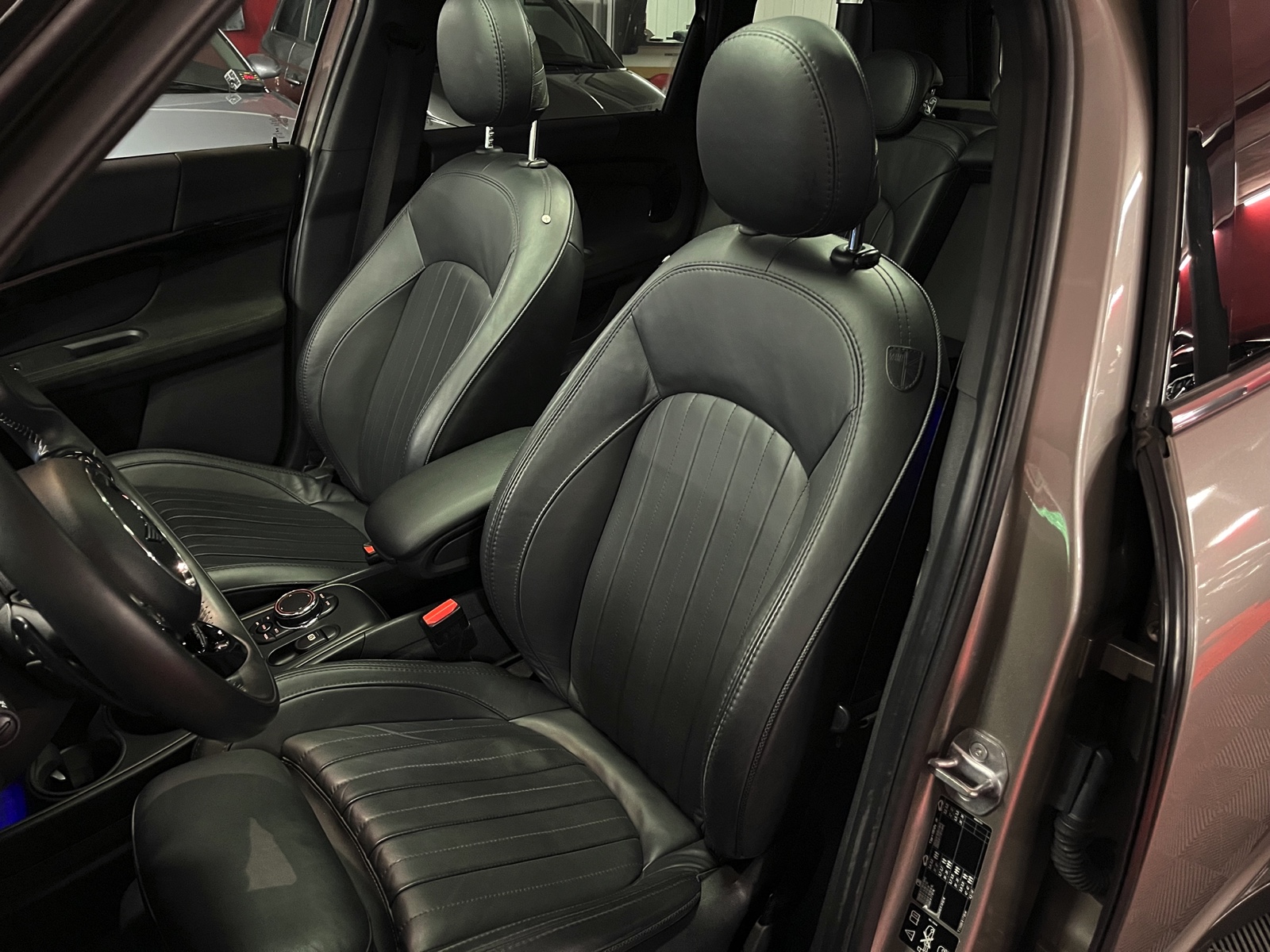 
								MINI Countryman Cooper S ALL4 Steptronic en plein écran									