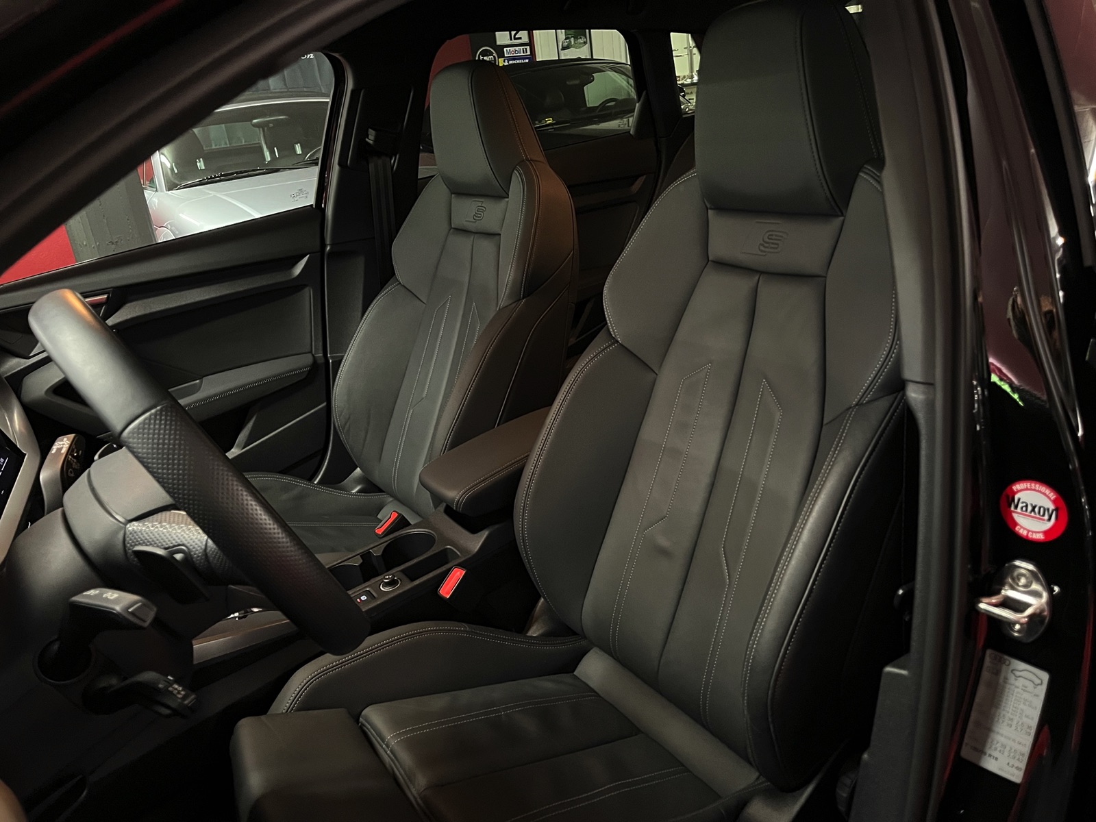
								AUDI A3 Sportback 35 TFSI S line Attraction S-tronic en plein écran									